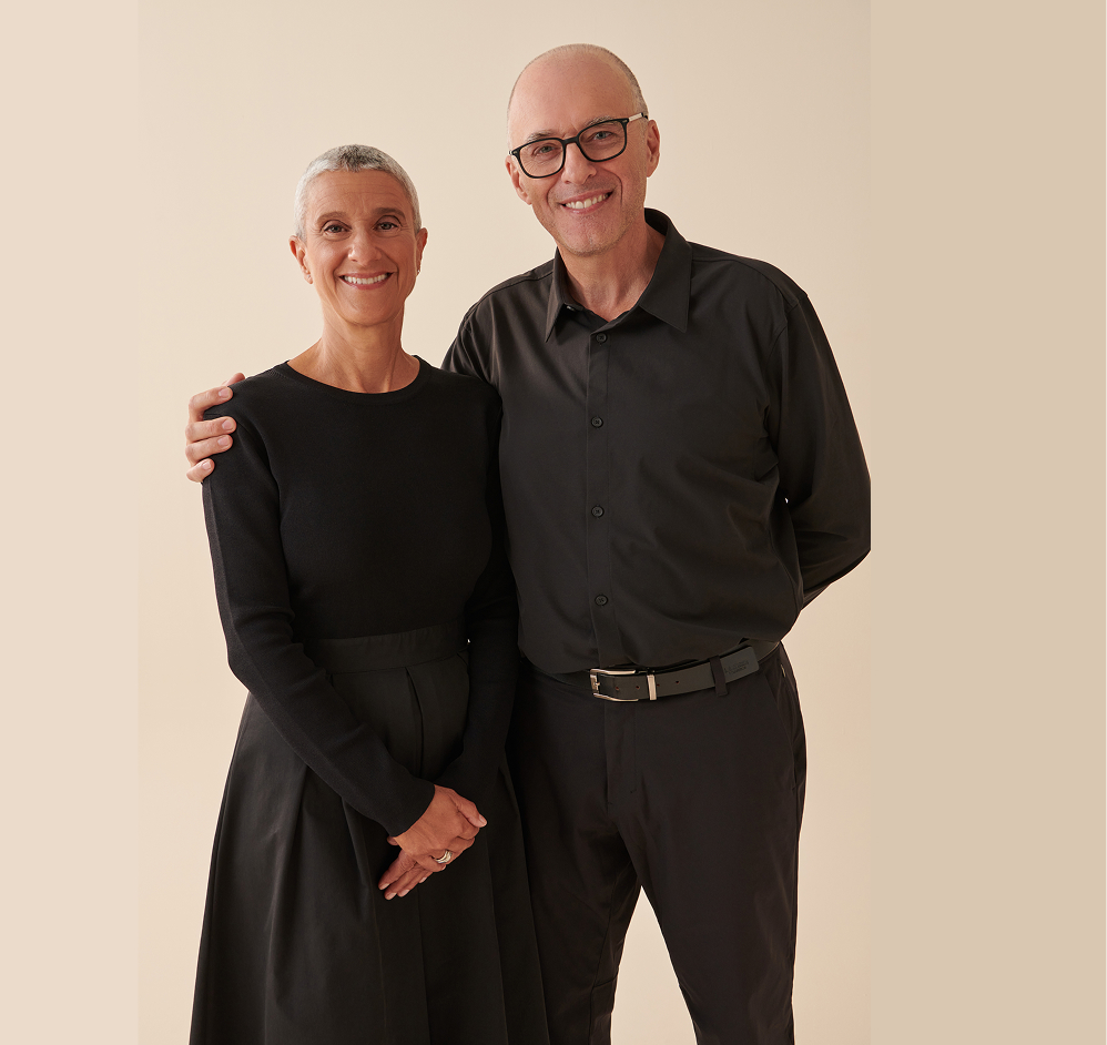 François Roberge et sa femme souriants