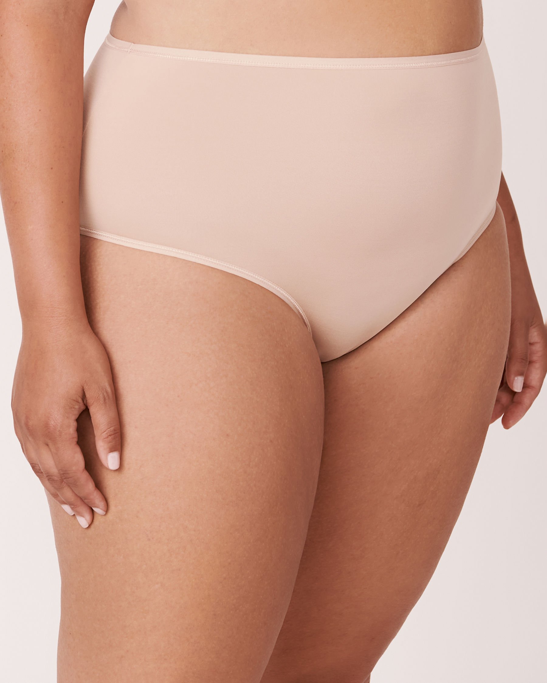 LA VIE EN ROSE Microfiber Sleek Back High Waist Bikini Panty Latte 169-122-1-00 - View4