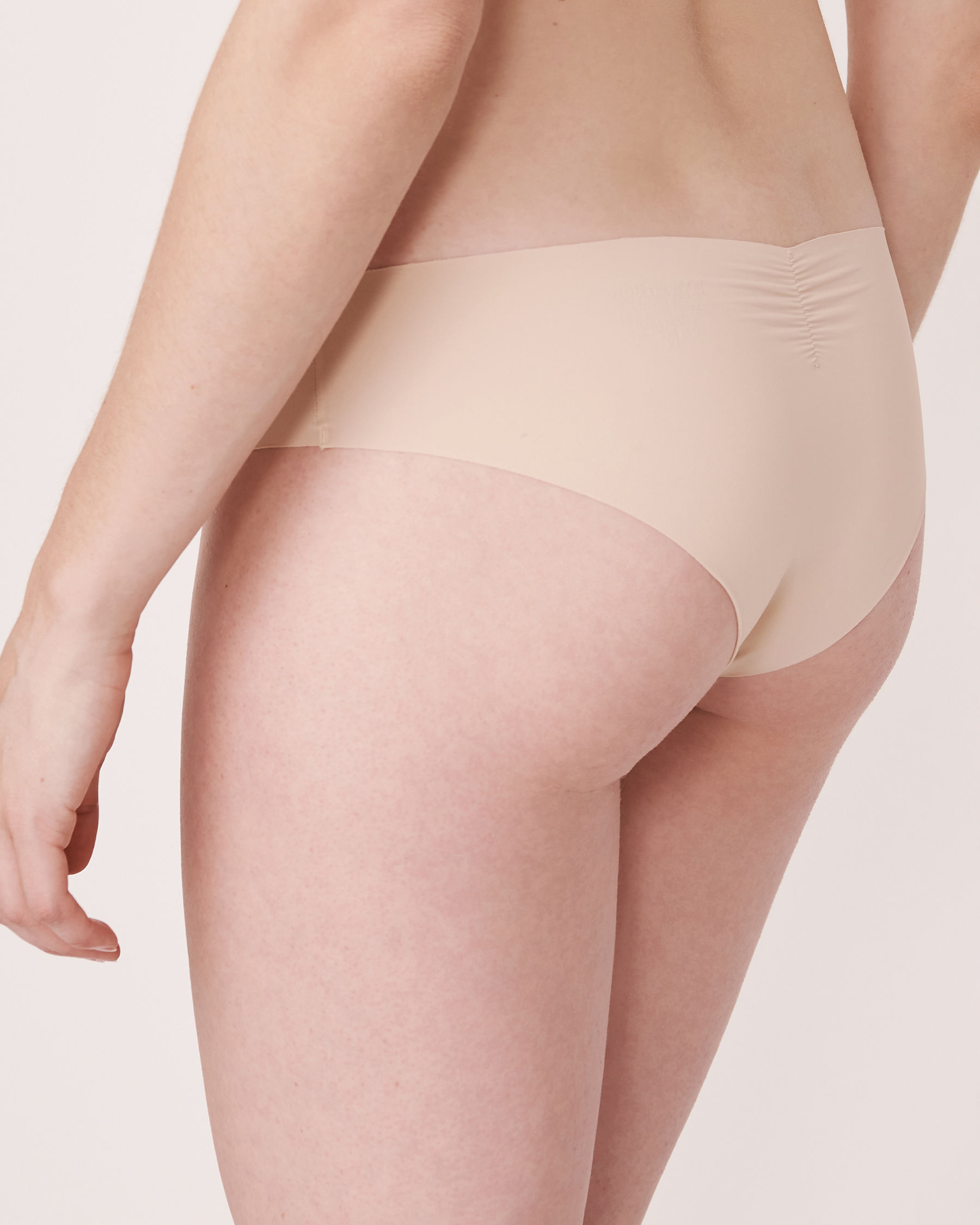 LA VIE EN ROSE Microfiber Invisible Cheeky Panty Champagne 619-223-0-00 - View2