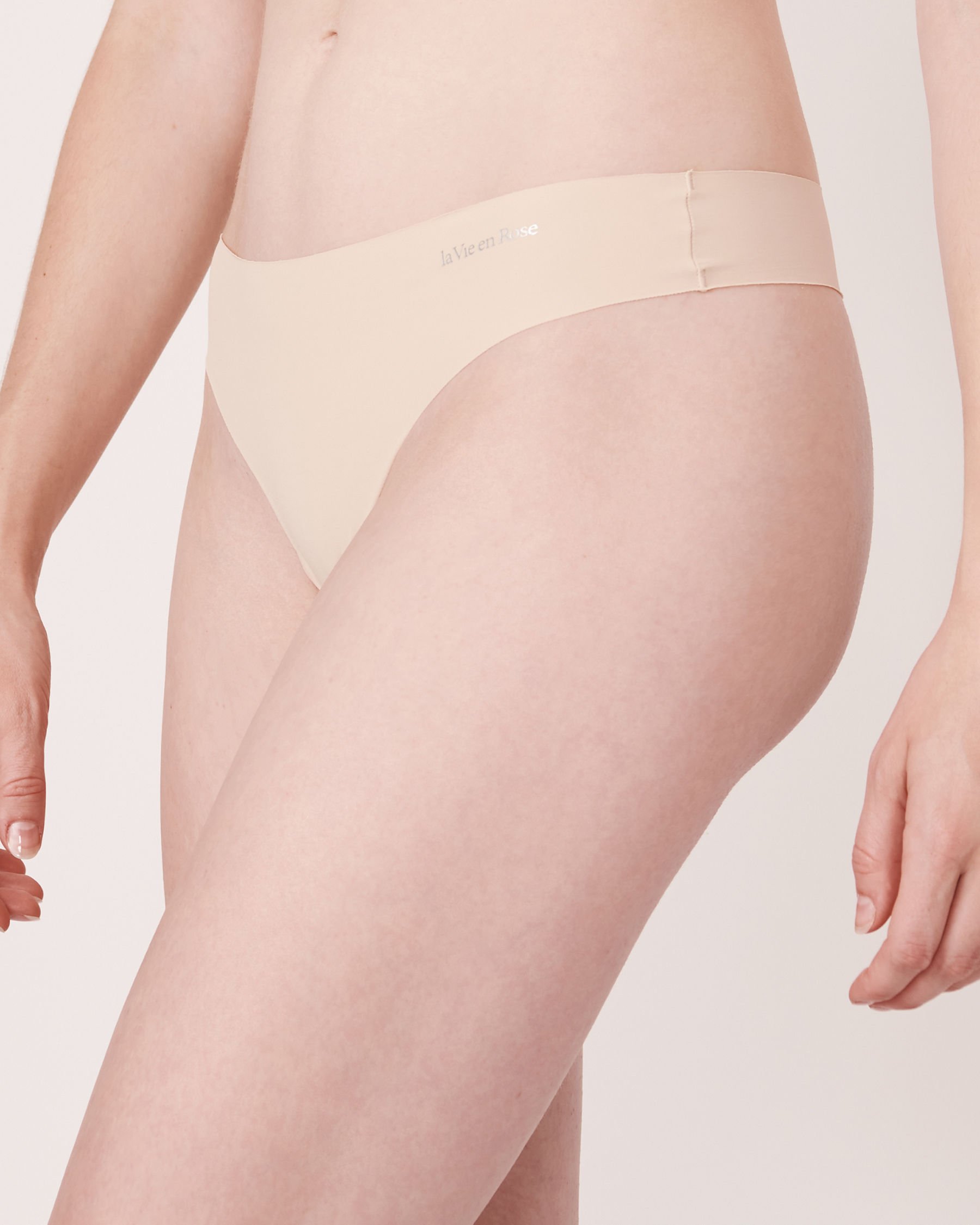 LA VIE EN ROSE Microfiber Invisible Thong Panty Champagne 619-221-0-00 - View1