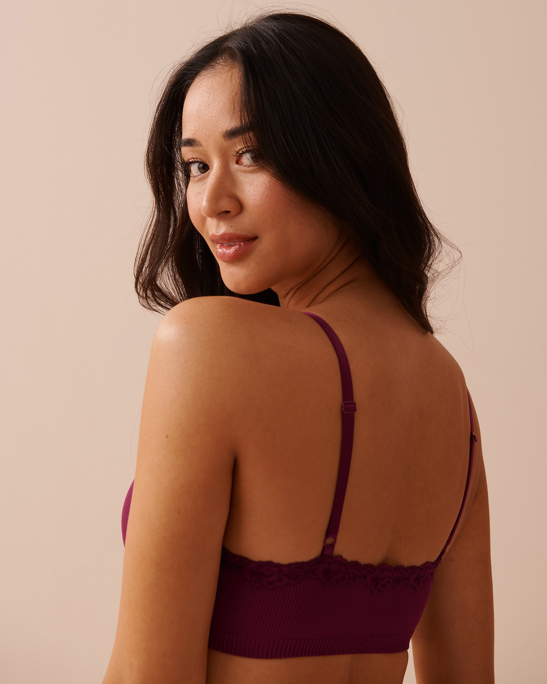 LA VIE EN ROSE Lightly Lined Seamless Ribbed Bralette Plum 10200412 - View2