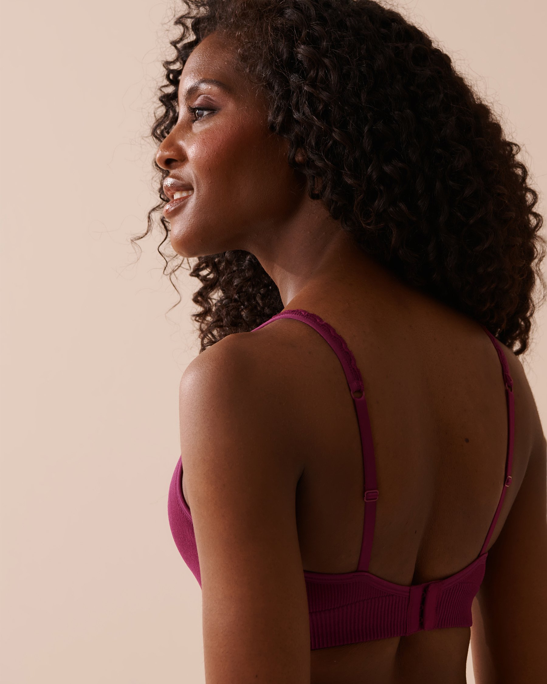 LA VIE EN ROSE Push Up Plunge Seamless Ribbed Bralette Plum 10300153 - View2