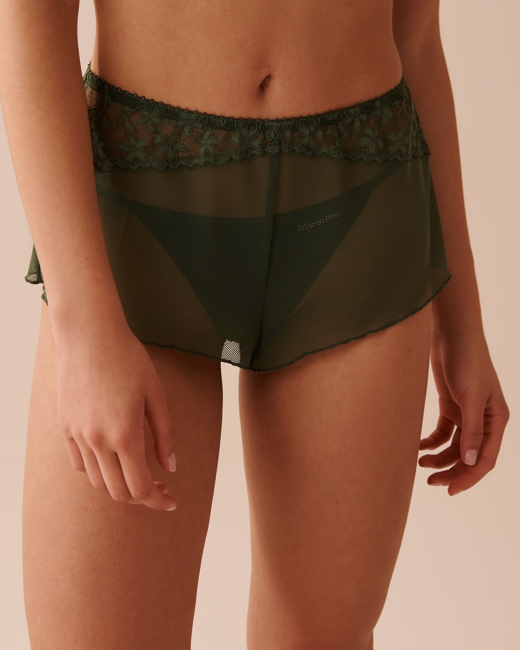 LA VIE EN ROSE Ensemble 2 pièces en résille et dentelle festonnée Vert thym 60400042 - Voir4