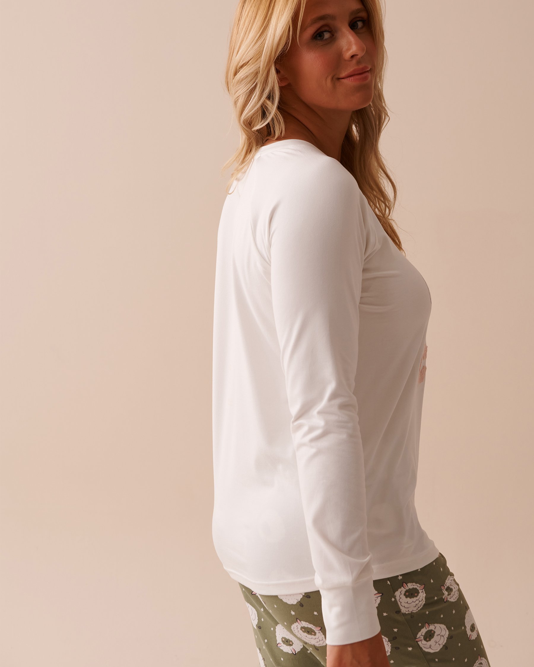 LA VIE EN ROSE Chandail manches longues ultra doux à imprimé mouton Blanc 40100602 - View2