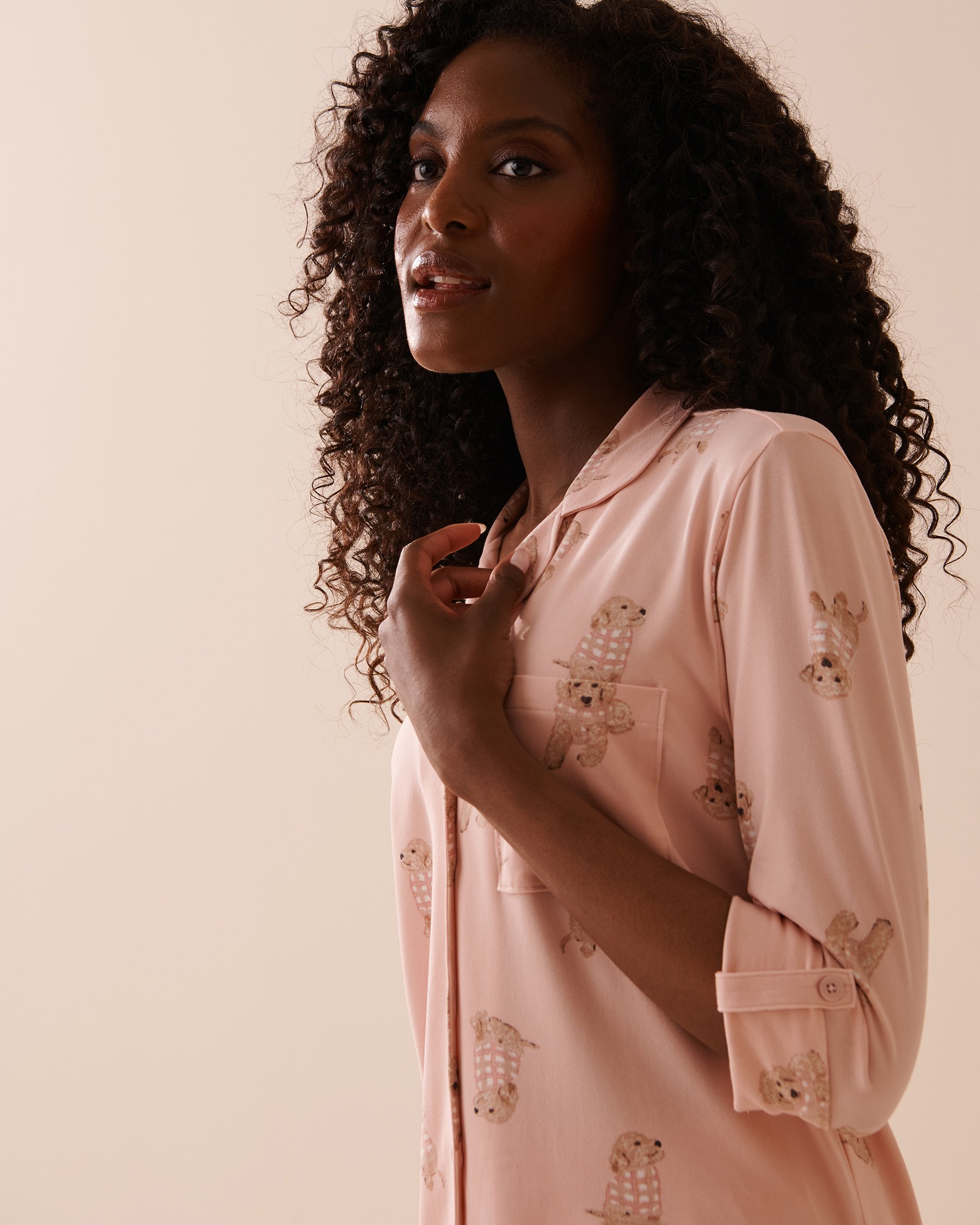 LA VIE EN ROSE Chemisier ultra doux à imprimé chien Imprimé chien rose 40100603 - Voir3