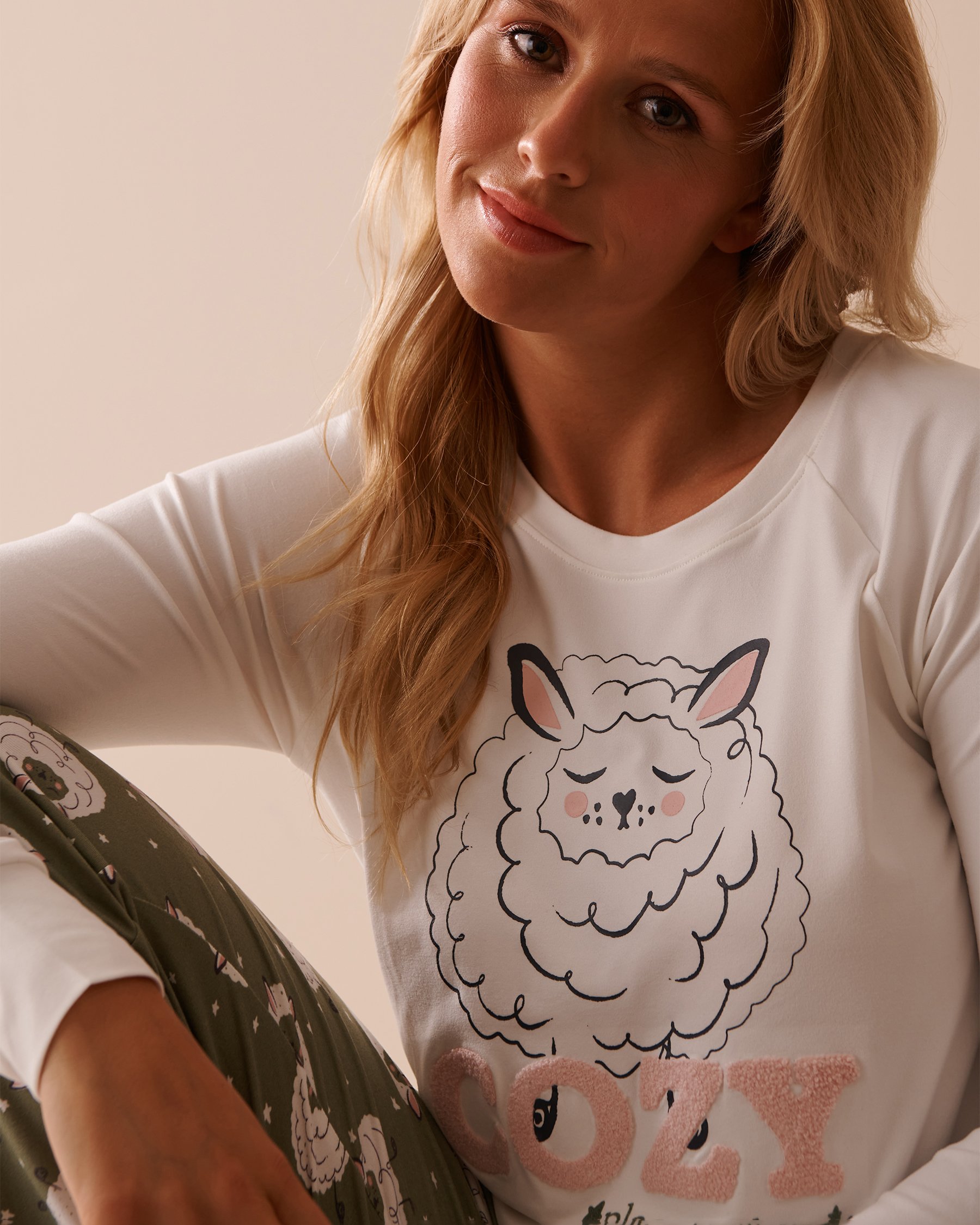 LA VIE EN ROSE Sheep Print Super Soft Long Sleeve Shirt White 40100602 - View3