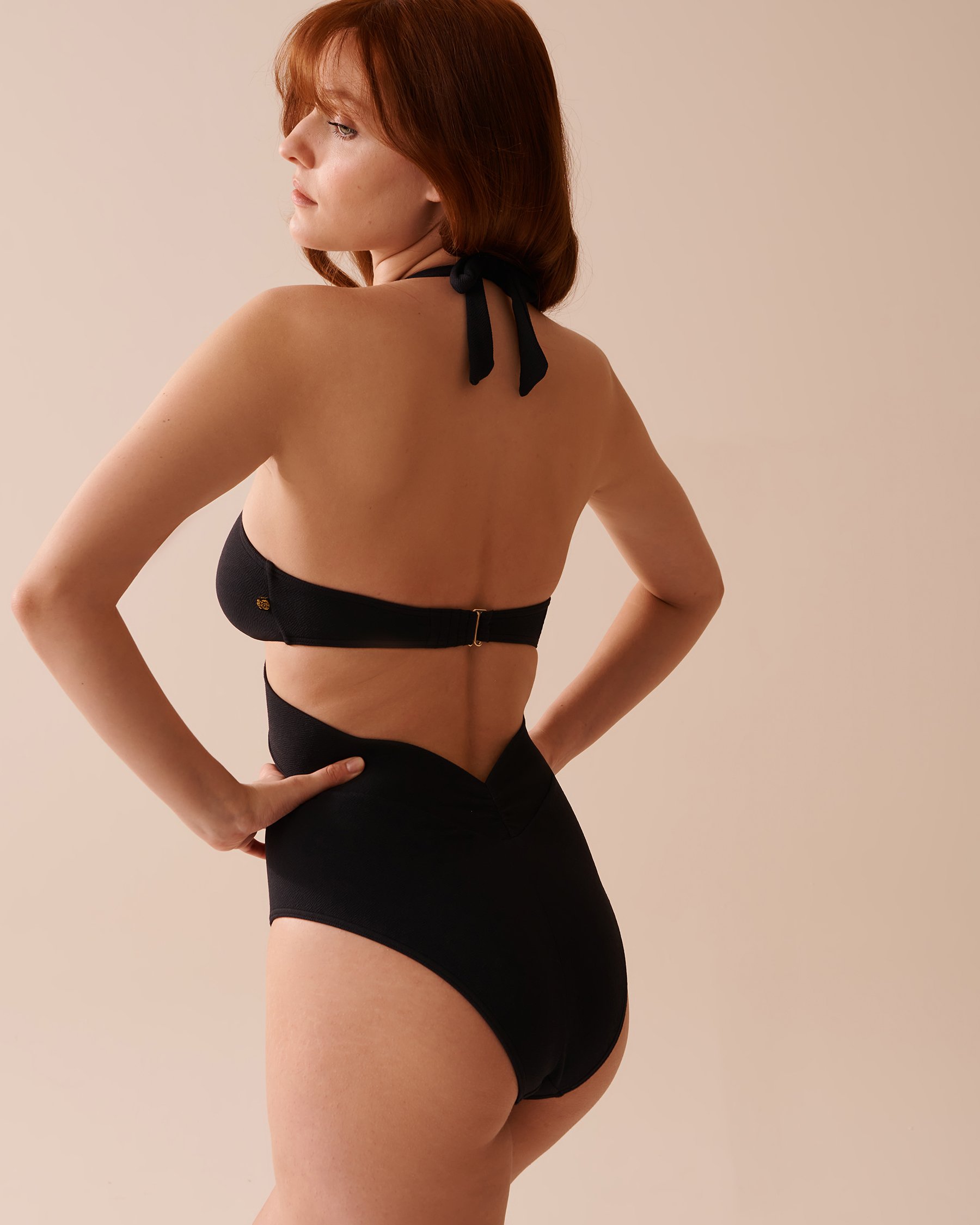LA VIE EN ROSE AQUA SOLID Recycled Fibers Side Cut-out One-piece Swimsuit Black 70400128 - View2