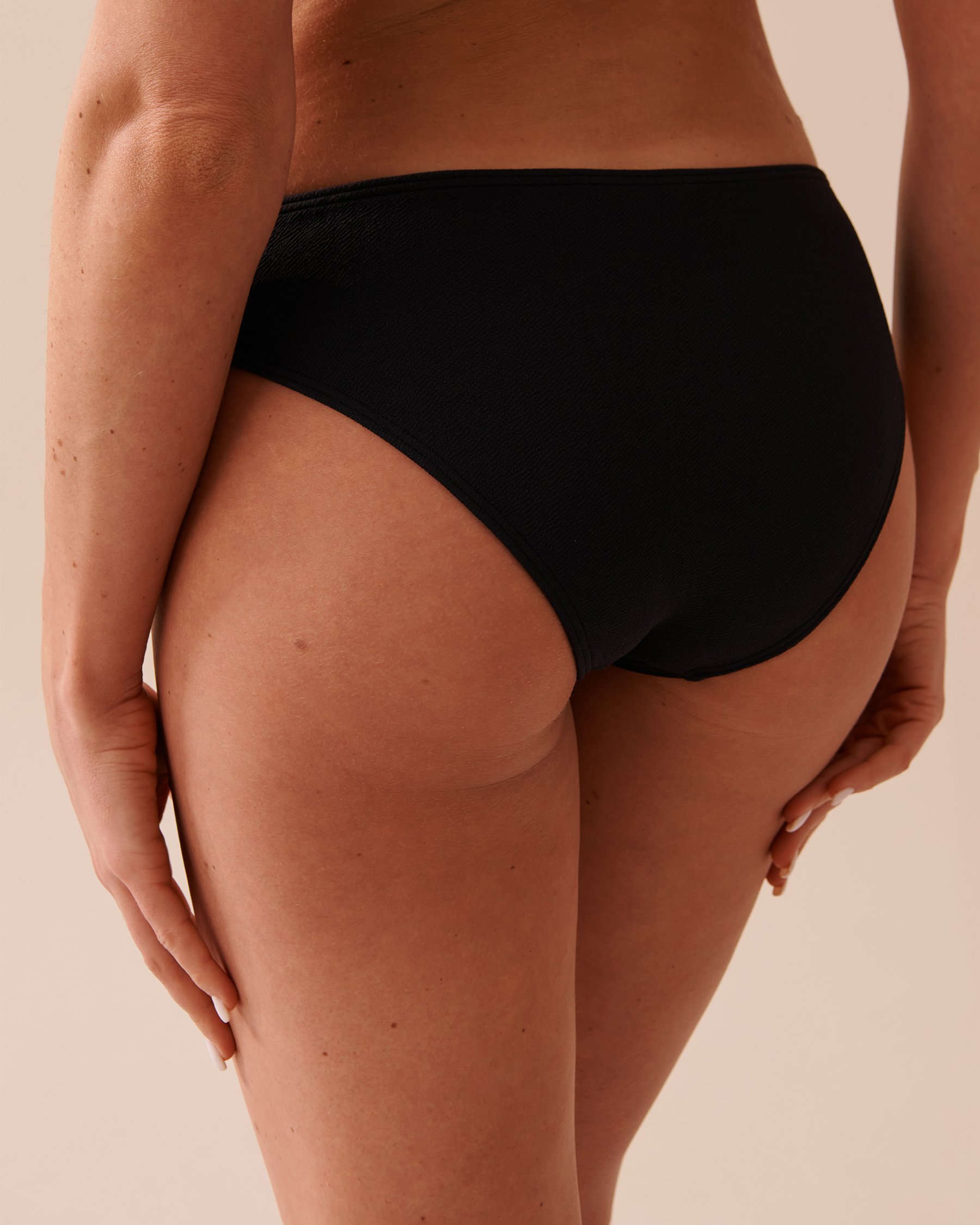 LA VIE EN ROSE AQUA SOLID Recycled Fibers Knotted Brazilian Bikini Bottom Black 70300587 - View2