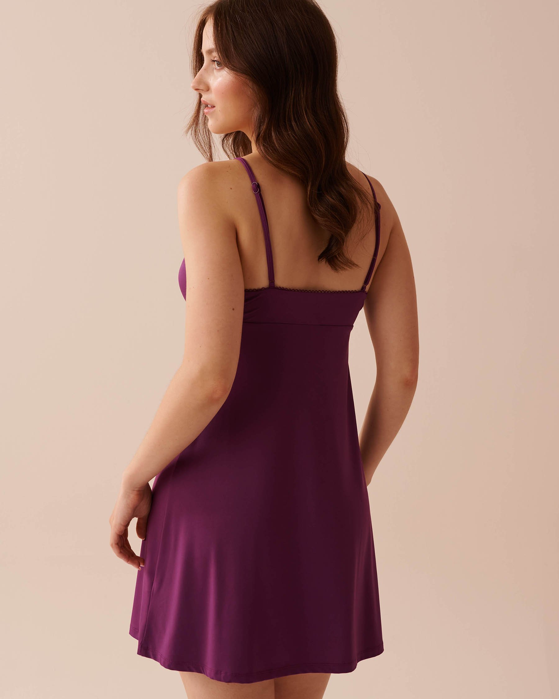 LA VIE EN ROSE Nuisette à bordures de dentelle en fibres recyclées Violet vibrant 60500158 - Voir2