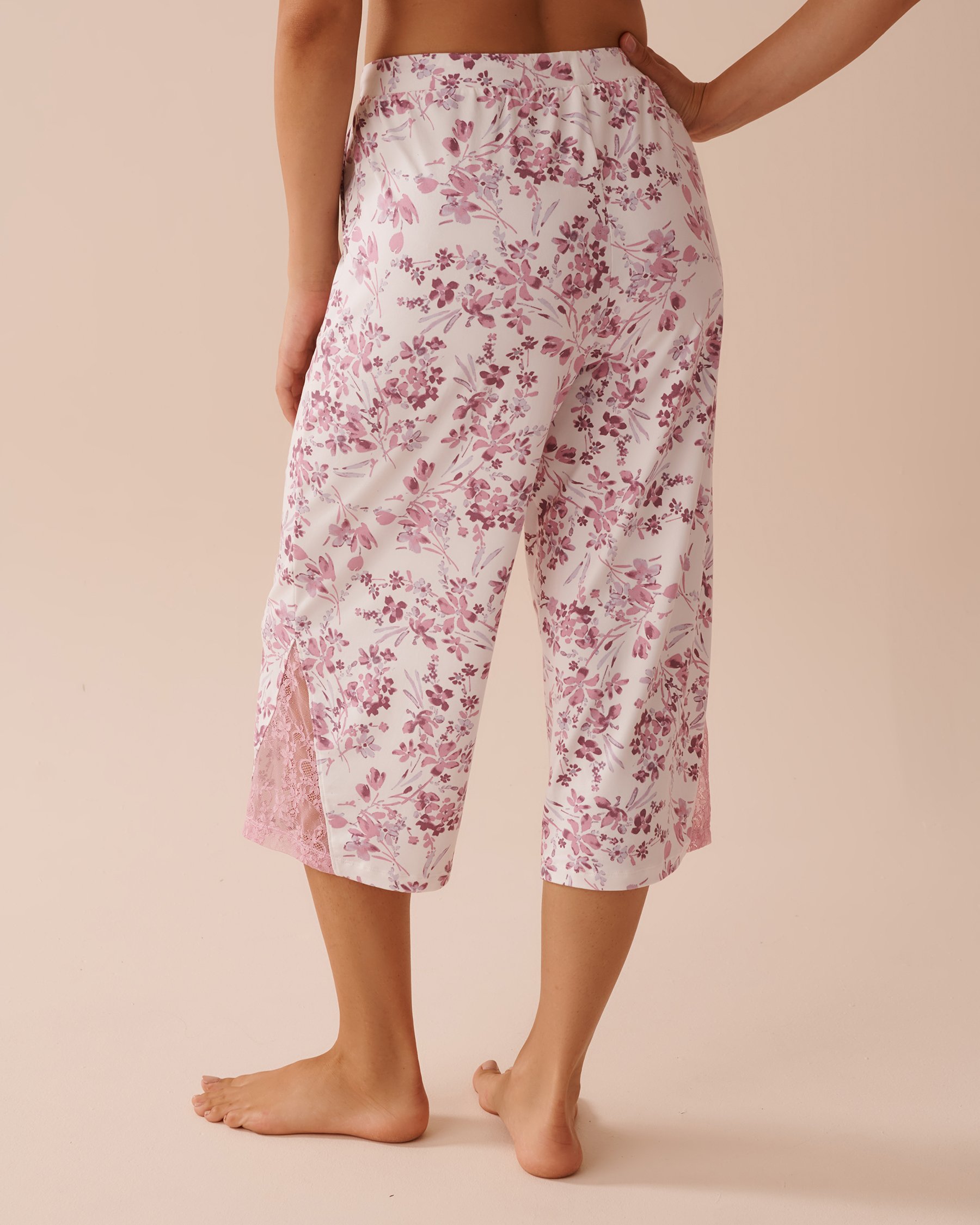 LA VIE EN ROSE Purple Flowers Super Soft Lace Detail Capris Purple Flowers 40200605 - View2