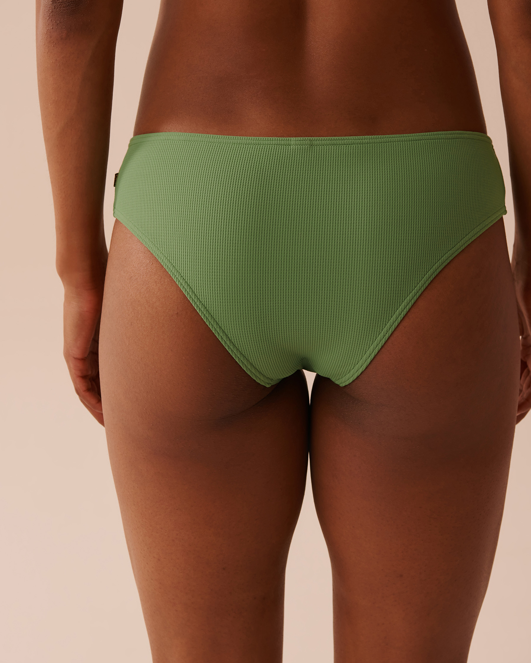 LA VIE EN ROSE AQUA PISTACHIO Textured Cheeky Bikini Bottom Pistachio 70300601 - View2