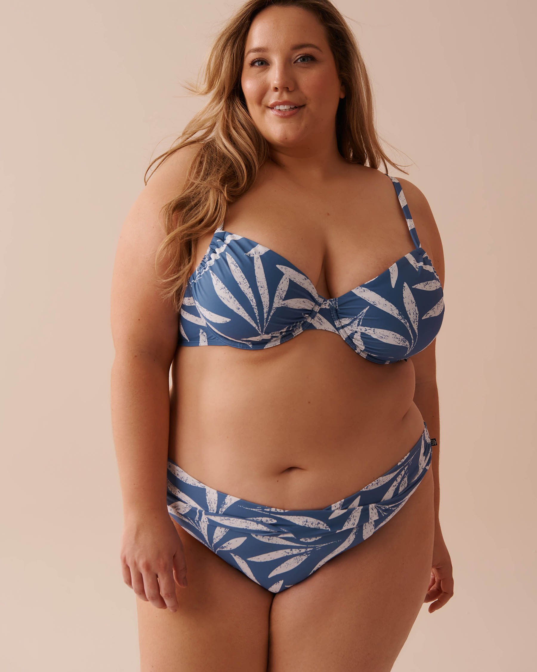 LA VIE EN ROSE AQUA COASTAL LEAVES Recycled Fibers Brazilian Bikini Bottom Coastal Leaves 70300606 - View3