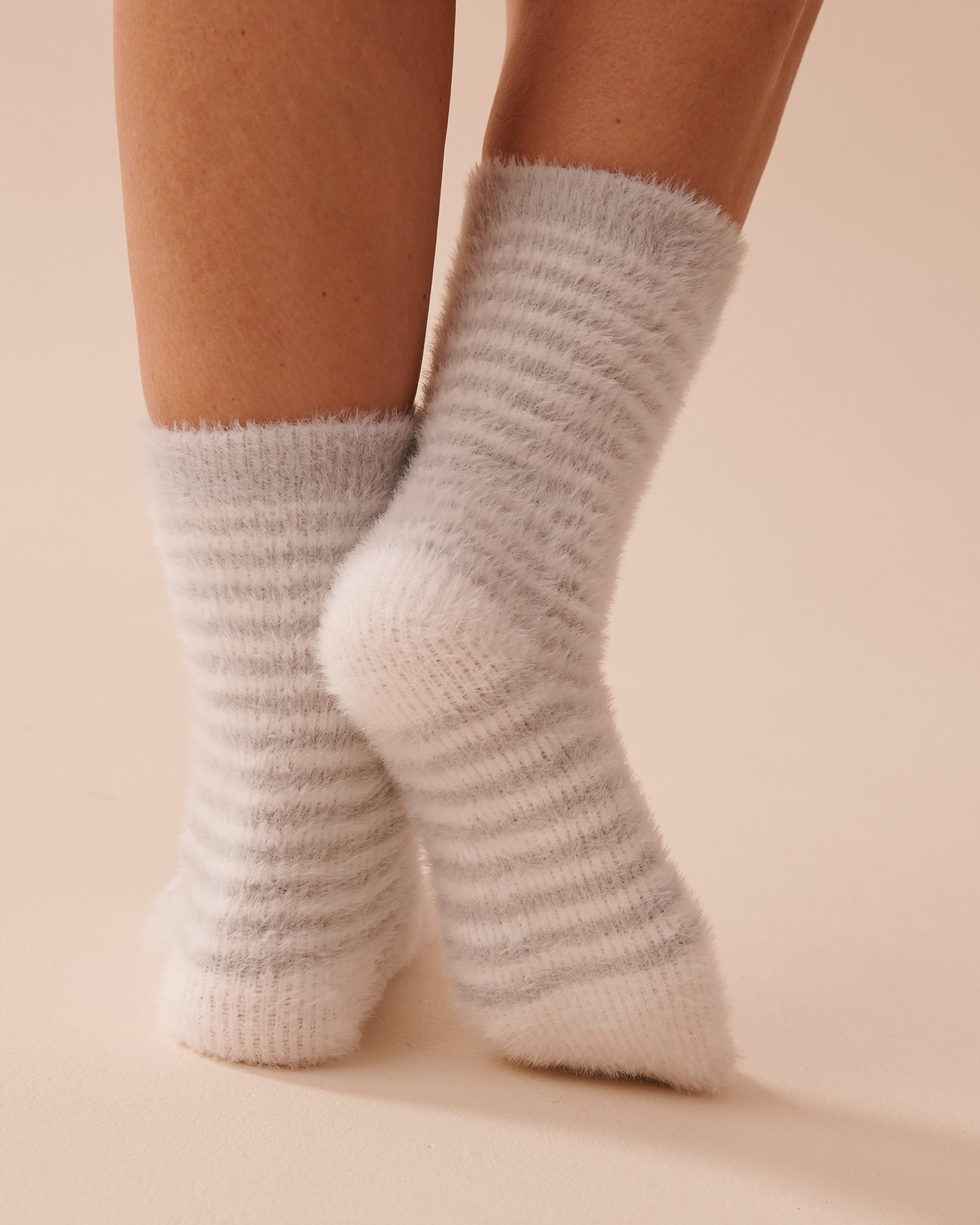 LA VIE EN ROSE 2 Pairs of Soft Plush Socks Icy Blue Stripes 40700357 - View2