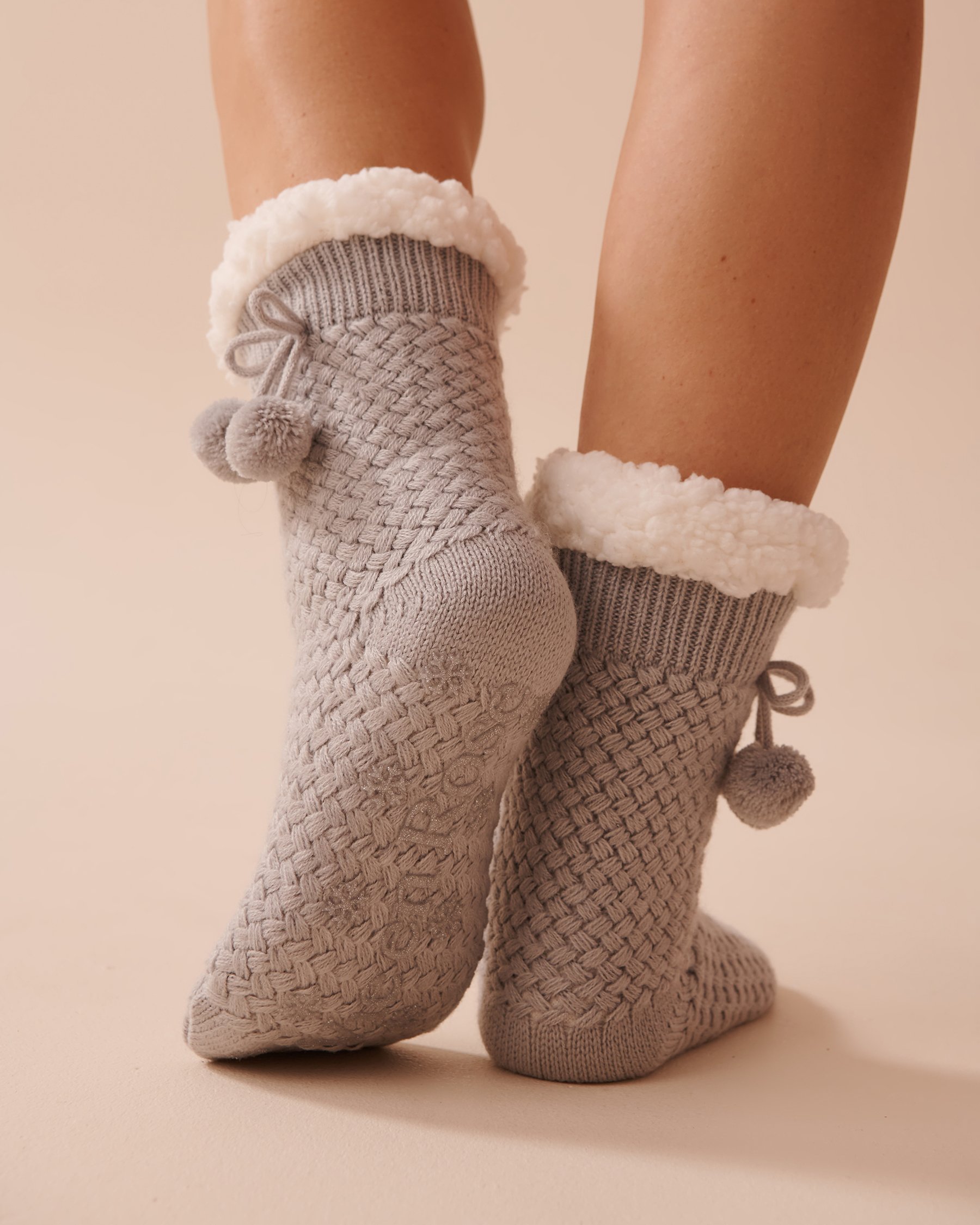 LA VIE EN ROSE Pompom Knit and Sherpa Socks Grey 40700365 - View2