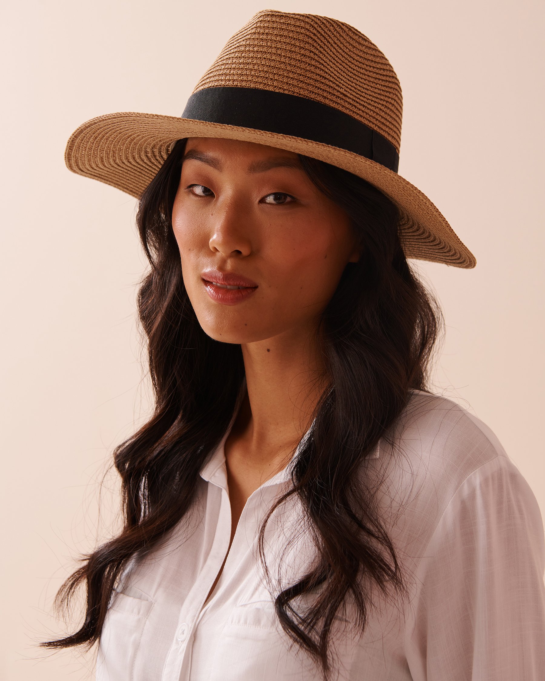 LA VIE EN ROSE AQUA Chapeau de plage Panama Sable 80500103 - Voir1