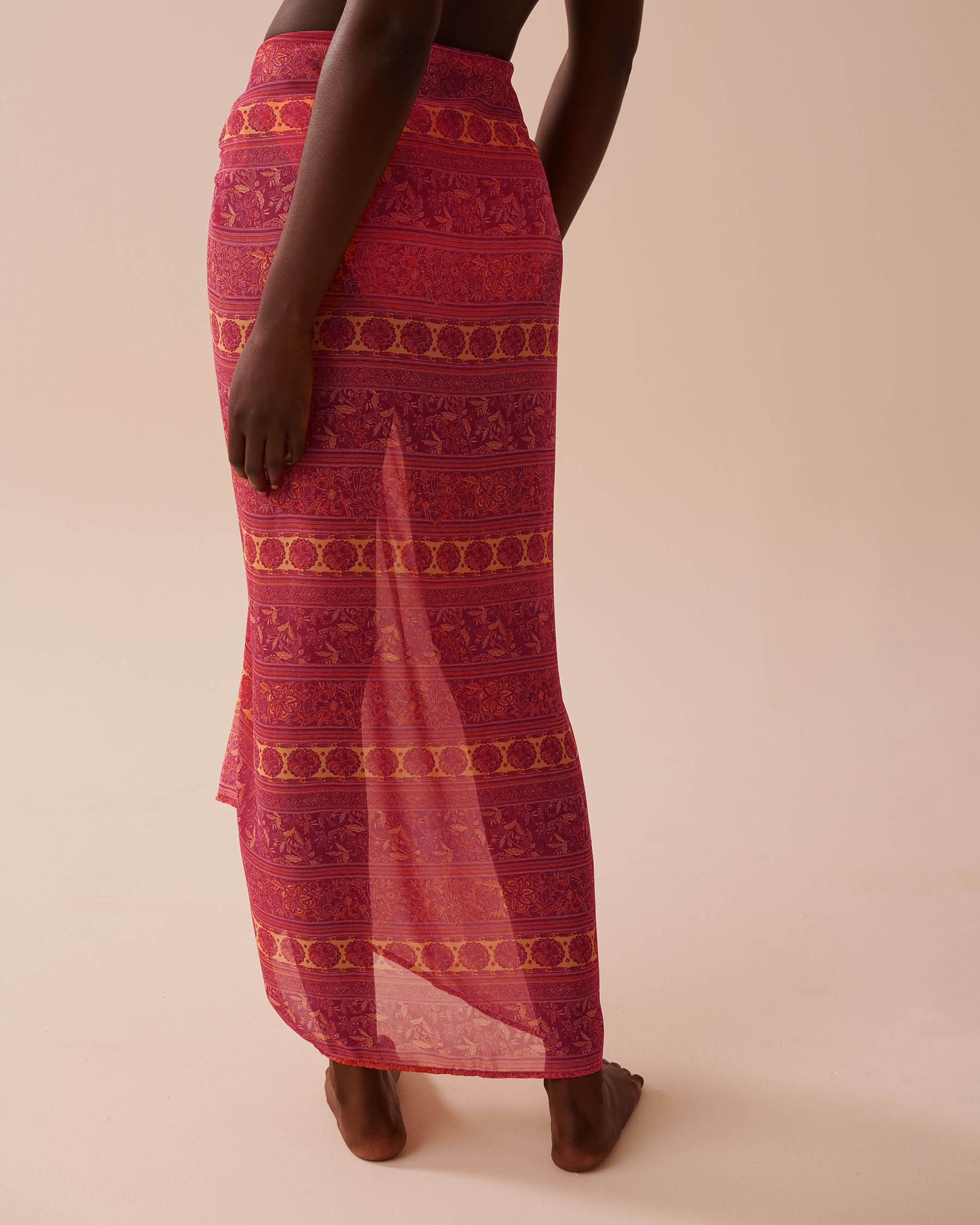 LA VIE EN ROSE AQUA Long Mesh Pareo Red Floral Tile 80200054 - View2