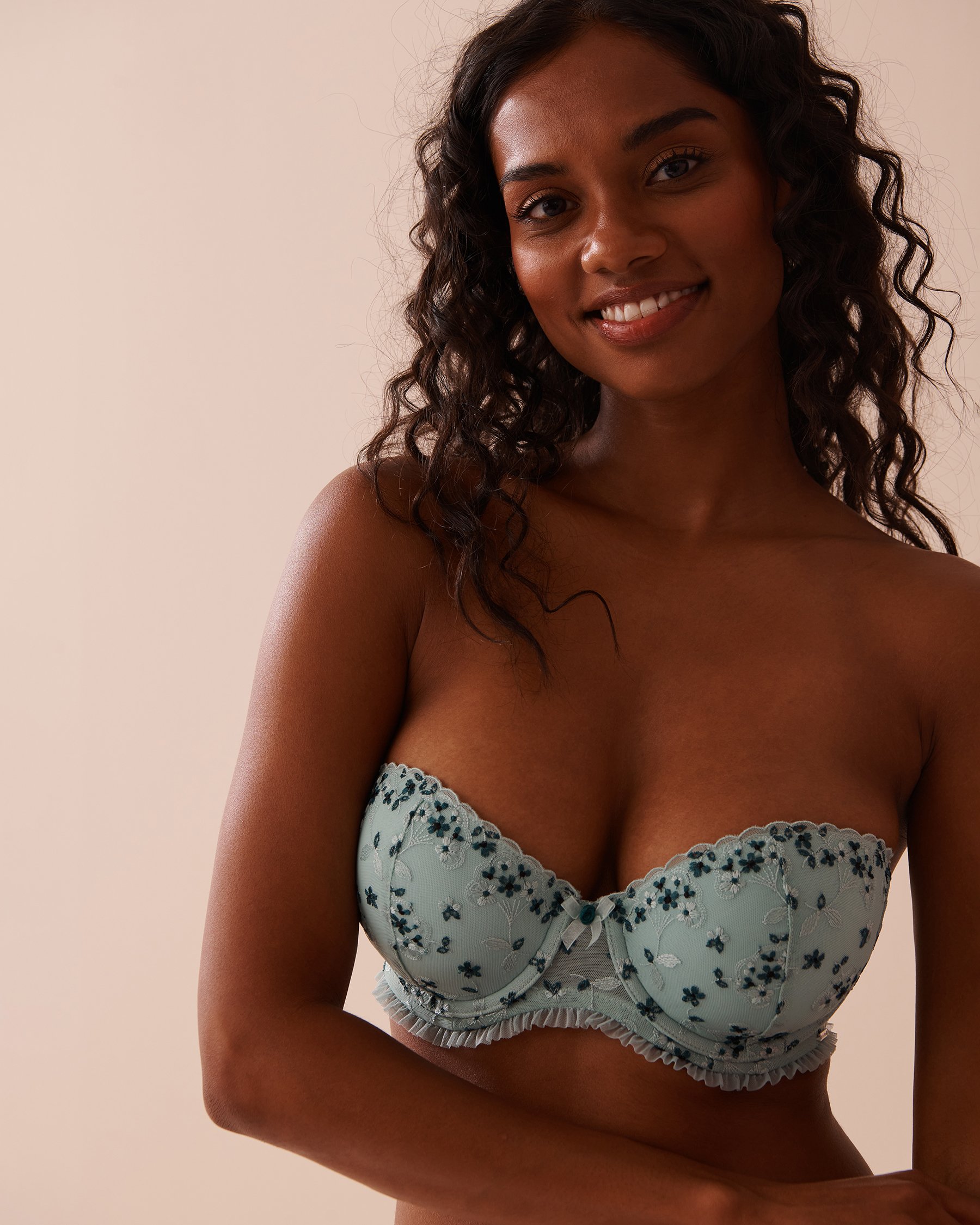 LA VIE EN ROSE Push-up Strapless Floral Mesh and Ruffle Bra Mint Blue 10300169 - View4