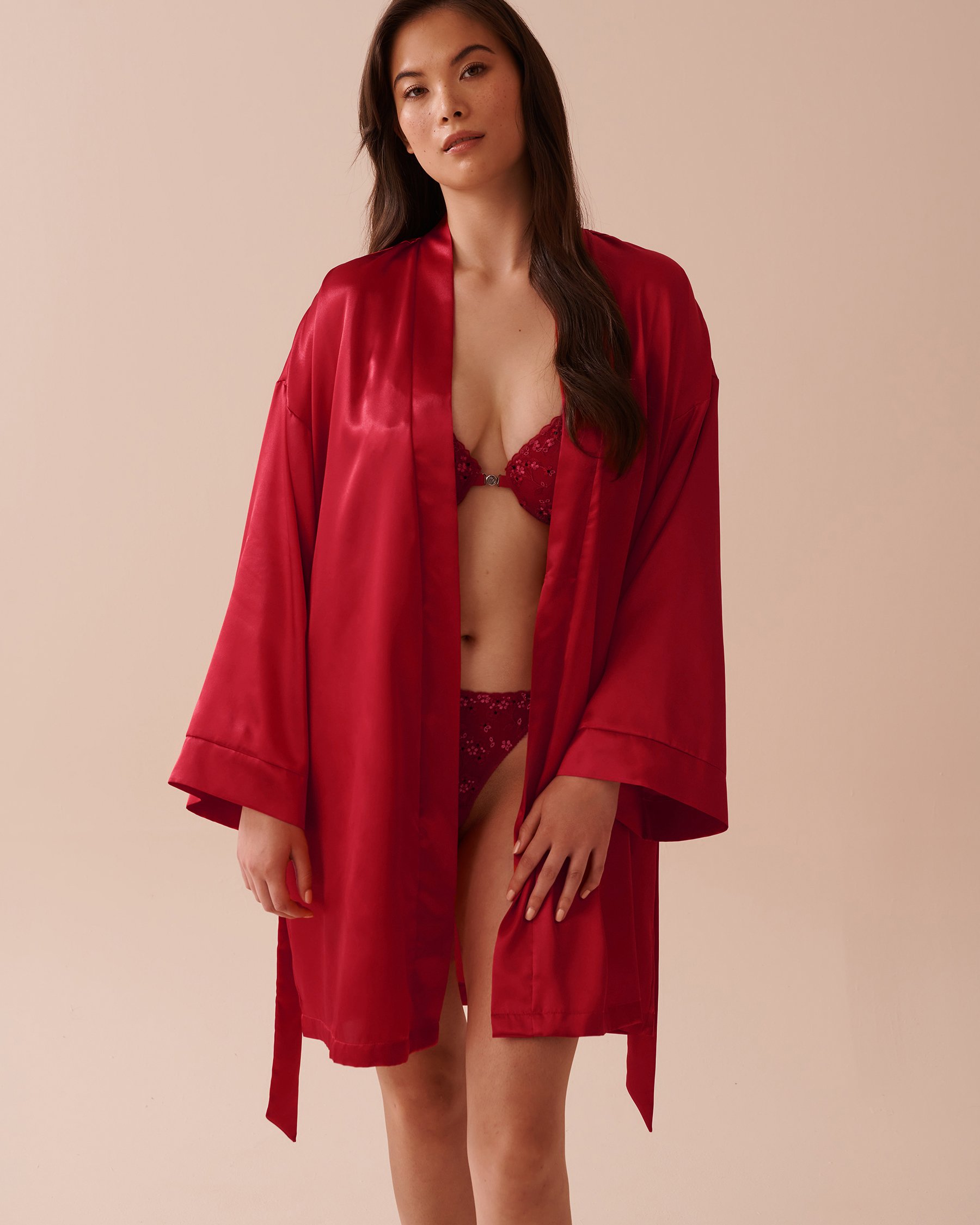 LA VIE EN ROSE Shiny Satin Kimono Candy Cane Red 60600084 - View4