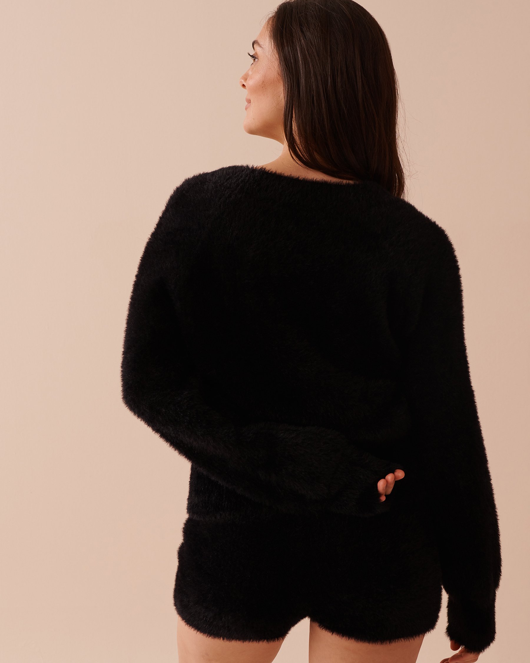 LA VIE EN ROSE Fluffy Cardigan Black 50100097 - View2