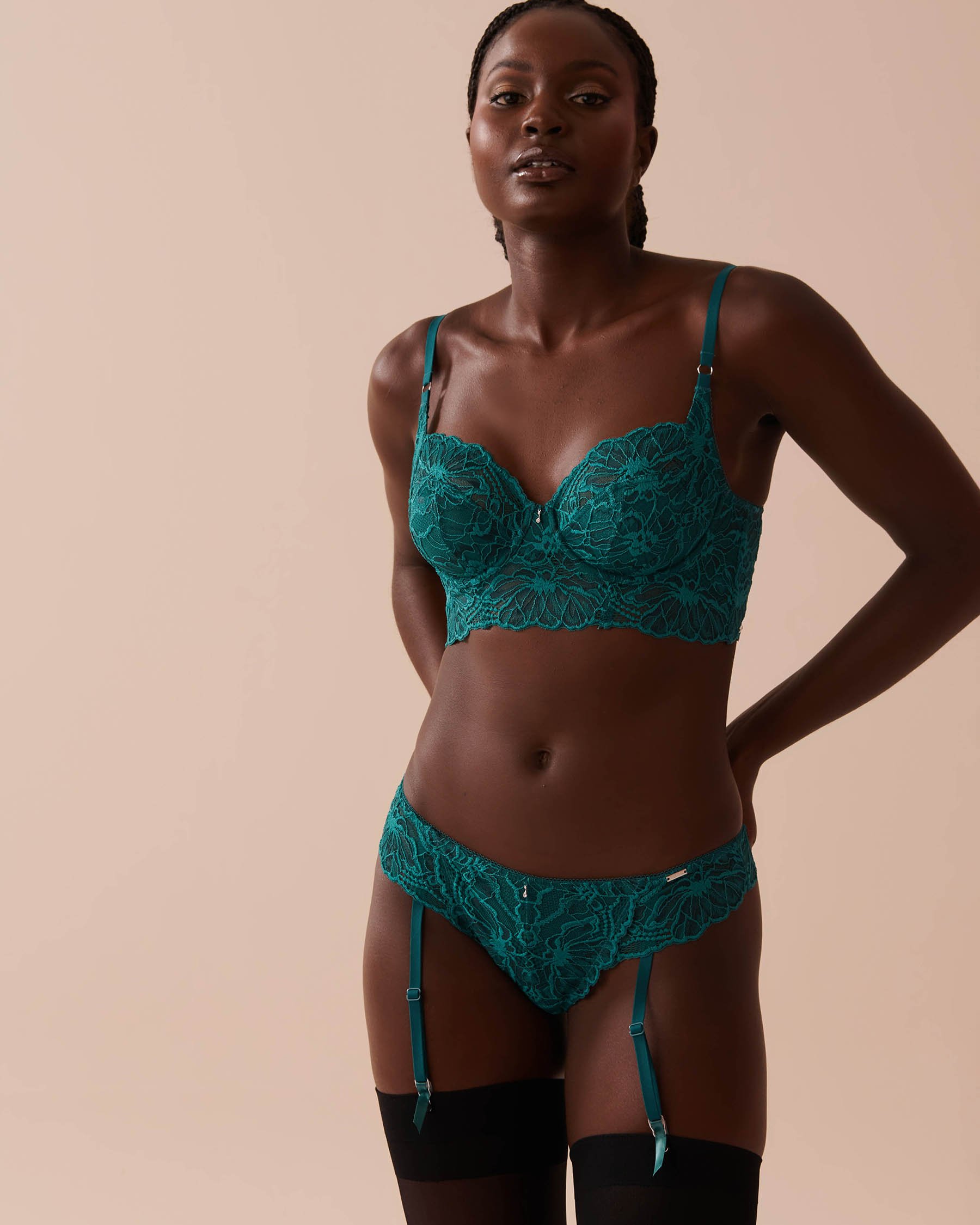 LA VIE EN ROSE Culotte tanga en dentelle deux-tons Vert sapin 20300349 - Voir3