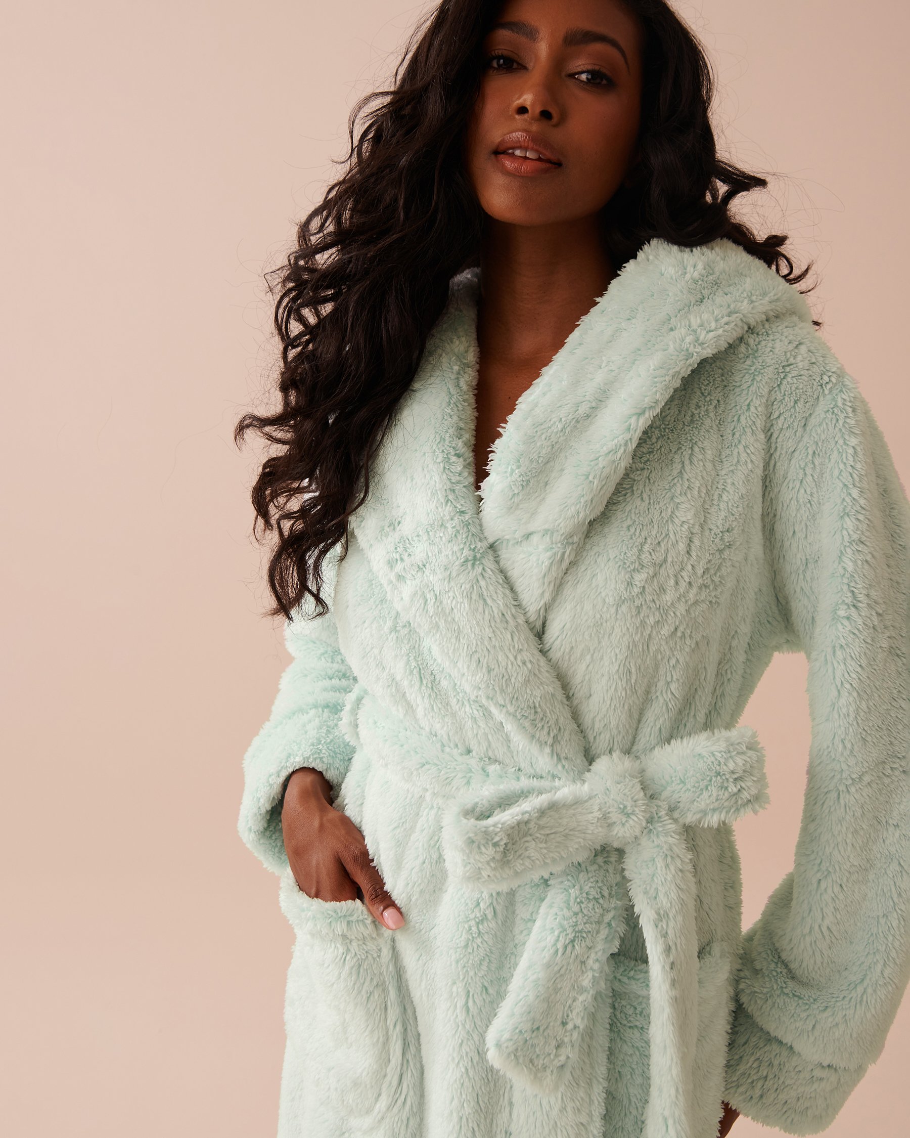 LA VIE EN ROSE Soft Plush Hooded Robe abc Mint Green 40600193 - View4