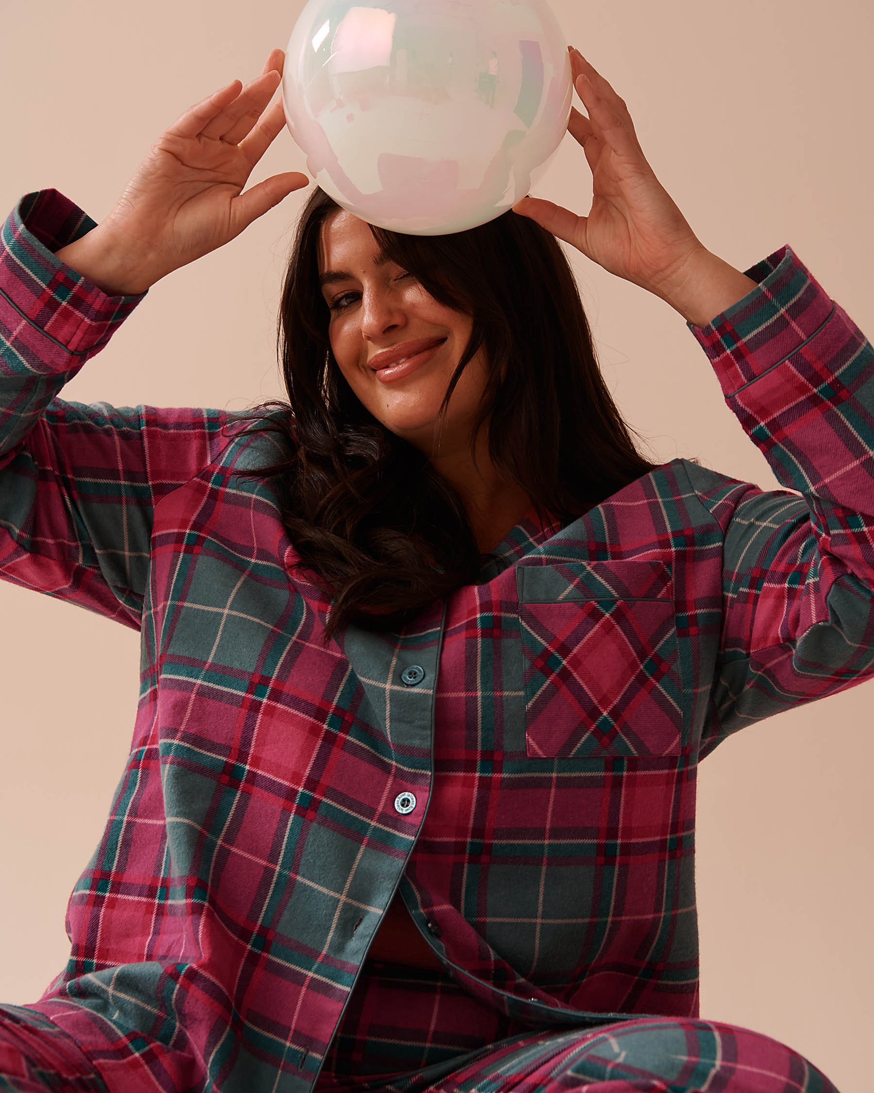 LA VIE EN ROSE Red & Green Plaid Flannel PJ Set Red & Green Plaid 40400073 - View4