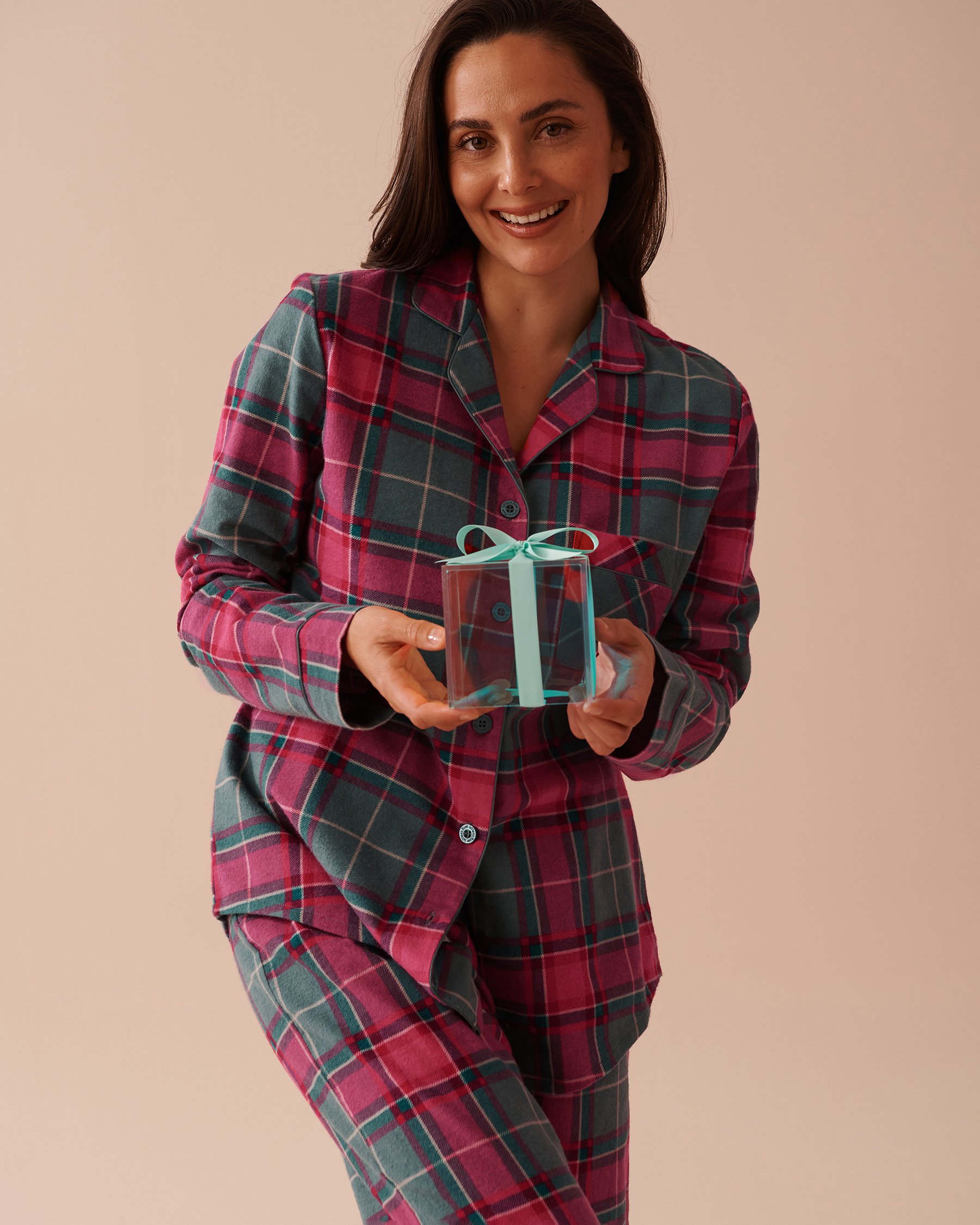 LA VIE EN ROSE Red & Green Plaid Flannel PJ Set Red & Green Plaid 40400073 - View7