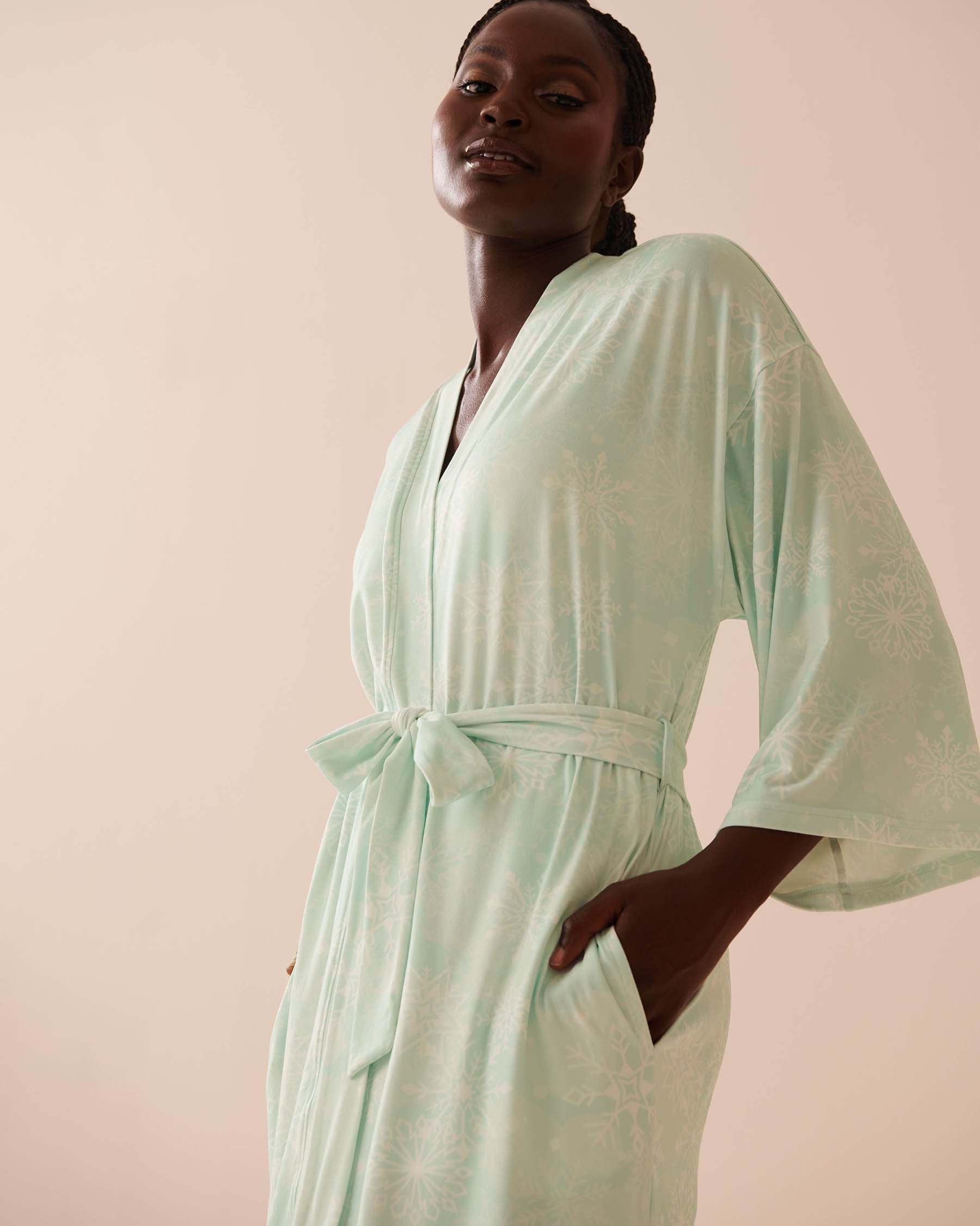 LA VIE EN ROSE Kimono ultra doux à imprimé flocon Vert menthe/Flocons 40600184 - Voir3