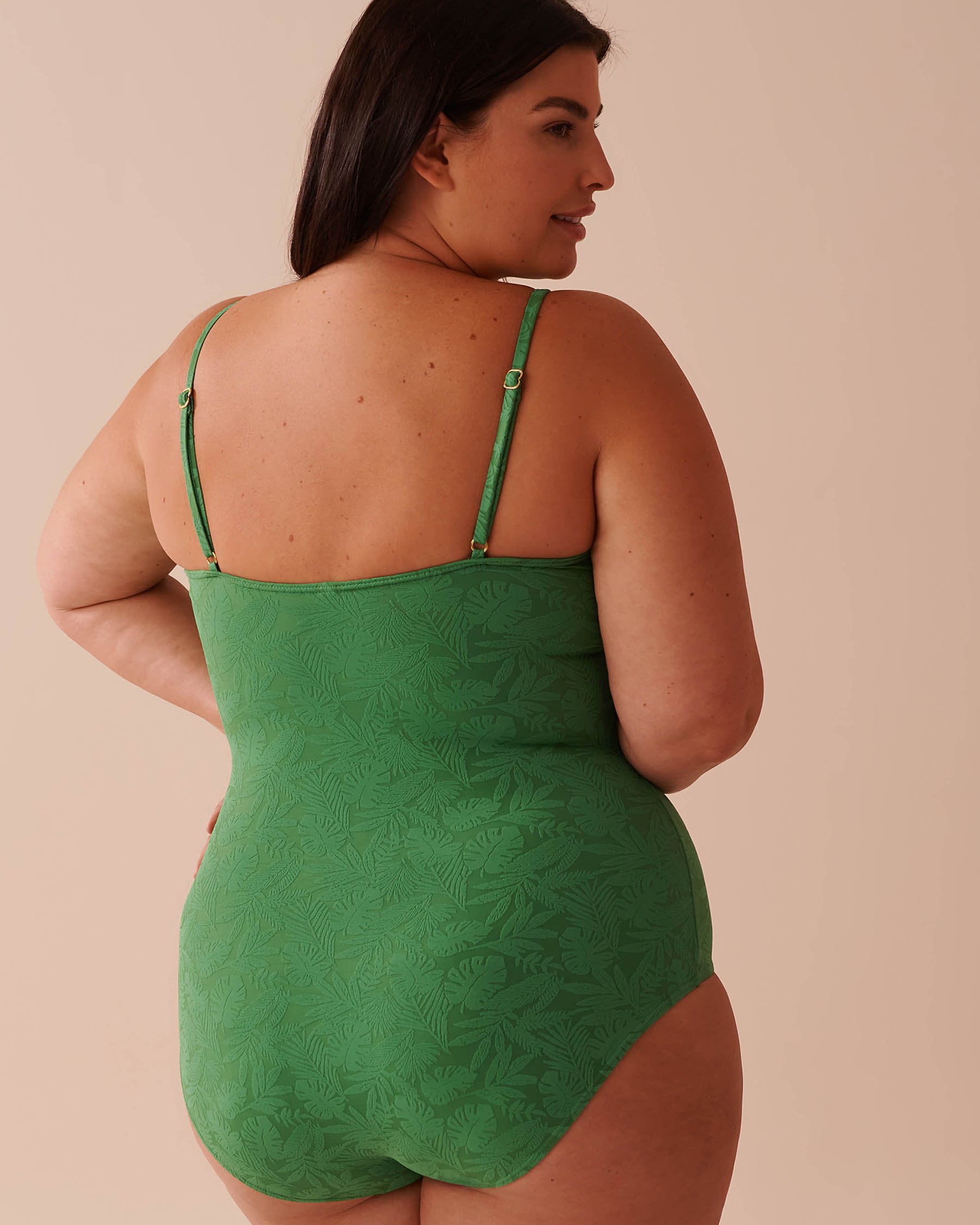 LA VIE EN ROSE AQUA Maillot une-pièce croisé à l'avant texturé GREEN TROPICAL LEAVES Feuilles tropicales vertes 70400139 - Voir7