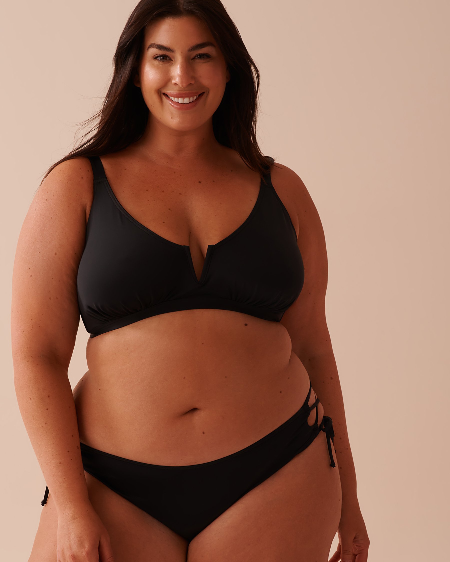 LA VIE EN ROSE AQUA SOLID D Cup V-Wire Bralette Bikini Top Black 70200147 - View5