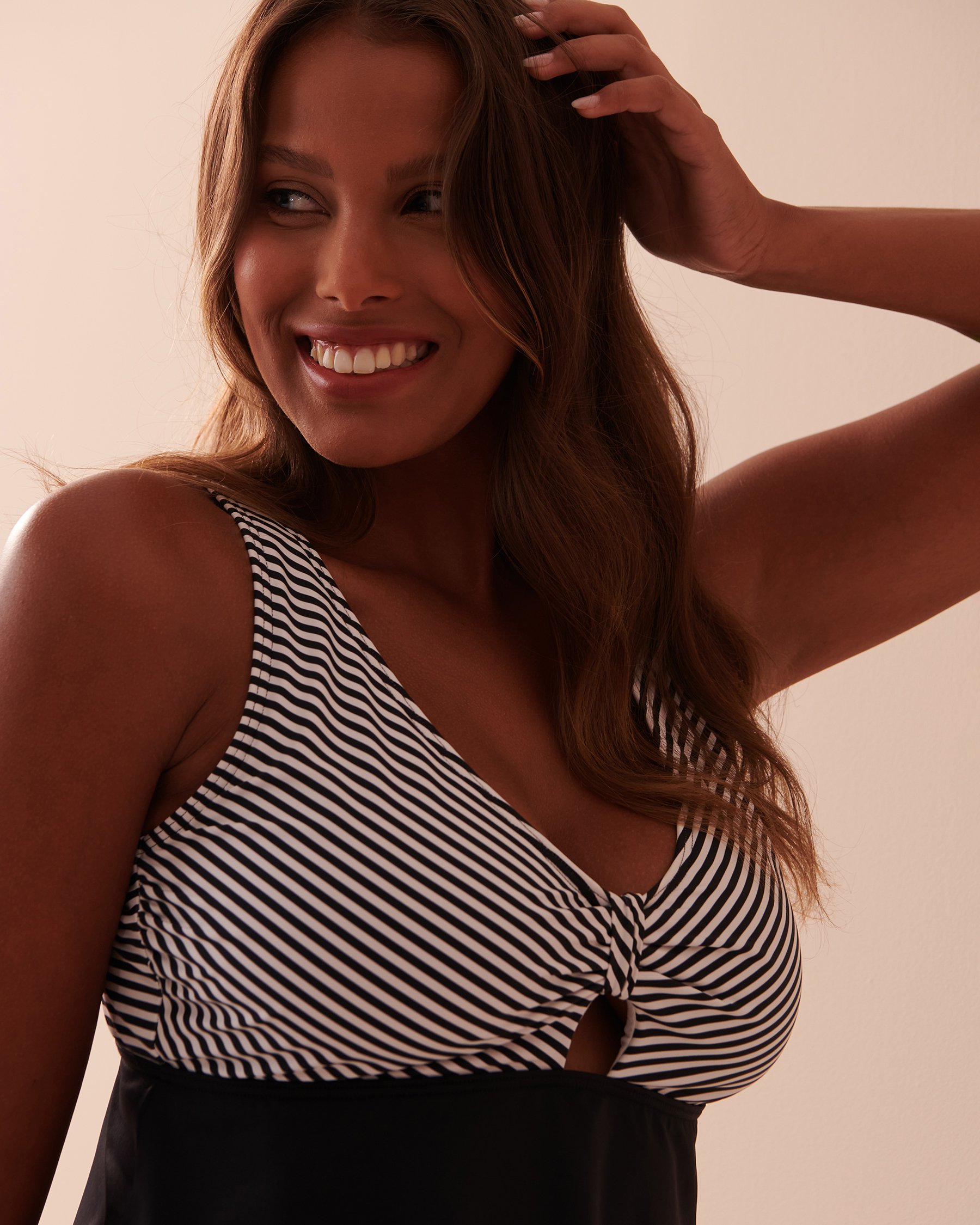 LA VIE EN ROSE AQUA RETRO STRIPED D Cup Loop Front Tankini Top Black and White Stripes 70200111 - View4