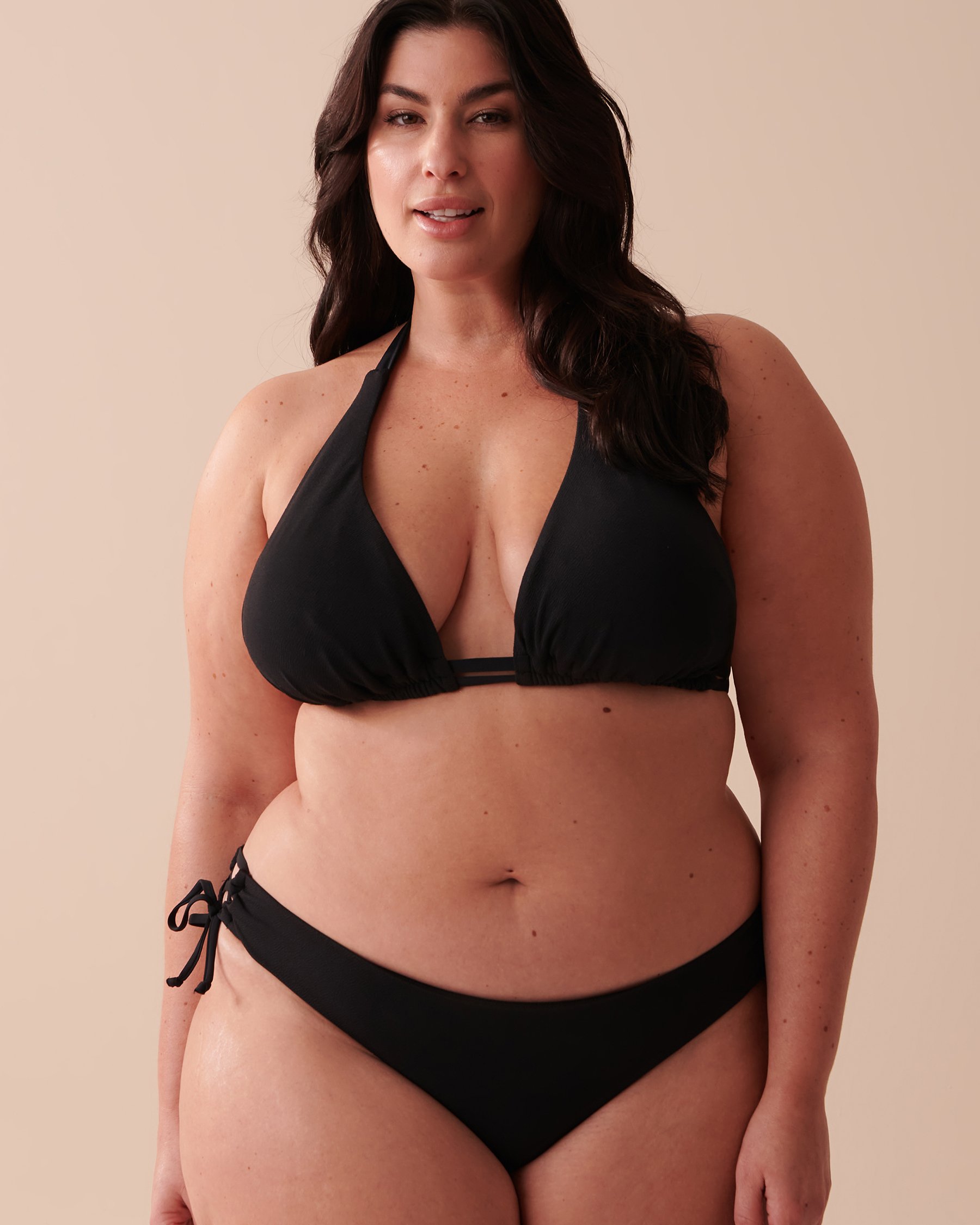 LA VIE EN ROSE AQUA Haut de bikini triangle bonnet D texturé en fibres recyclées Noir 70200114 - Voir1