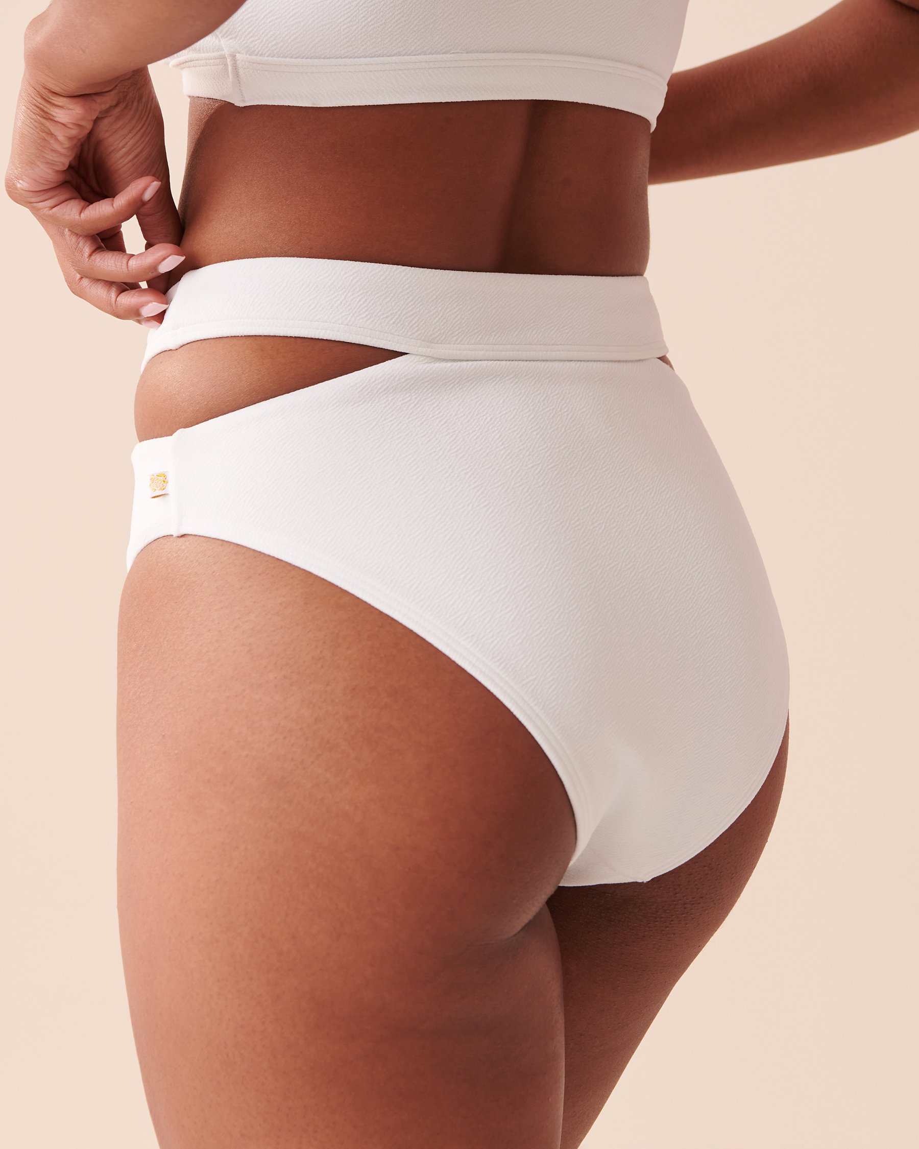 LA VIE EN ROSE AQUA TEXTURED Recycled Fibers High Waist Bikini Bottom White 70300523 - View2