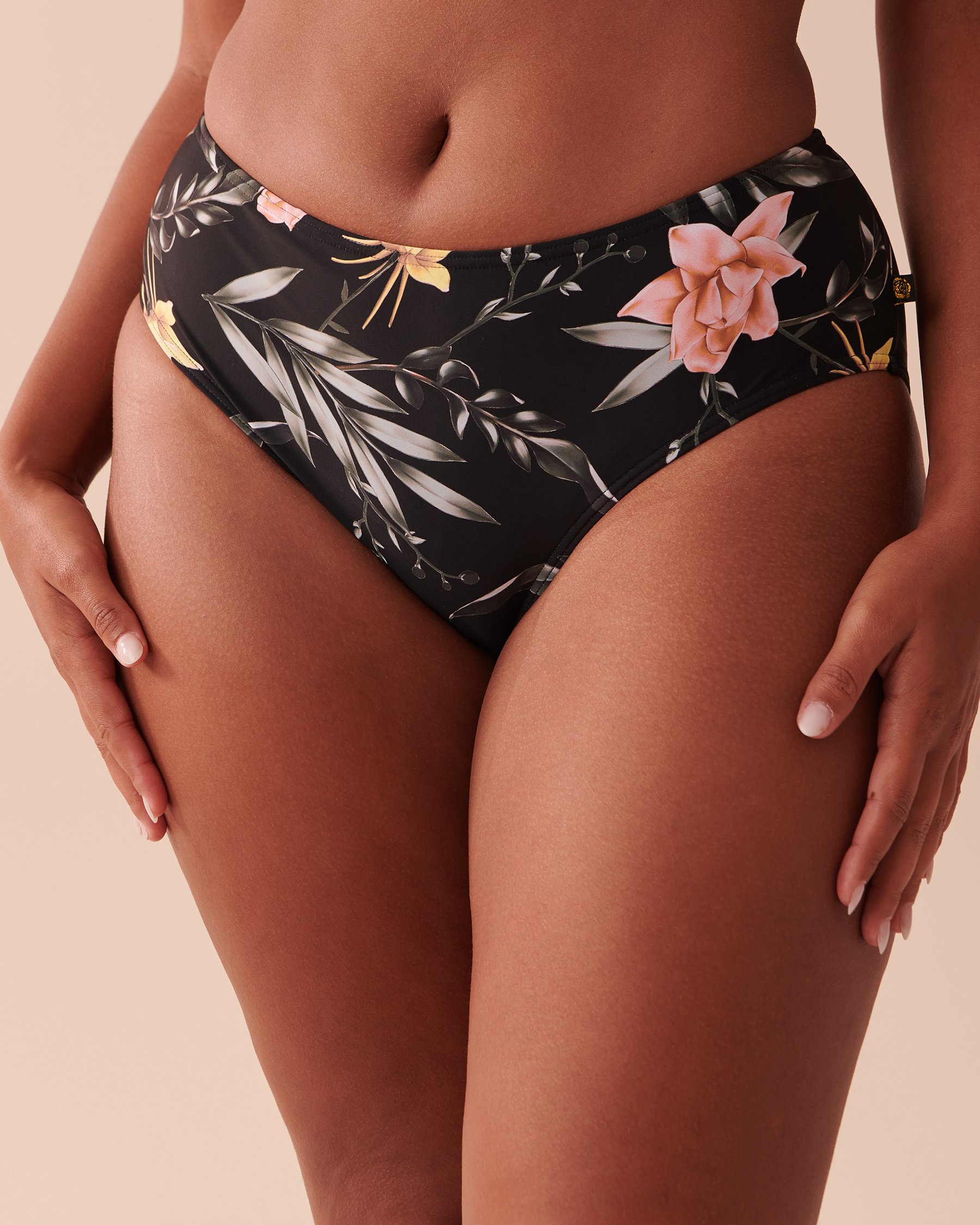 LA VIE EN ROSE AQUA TROPICAL Mid Waist Bikini Bottom Black Tropical Blooms 70300516 - View1