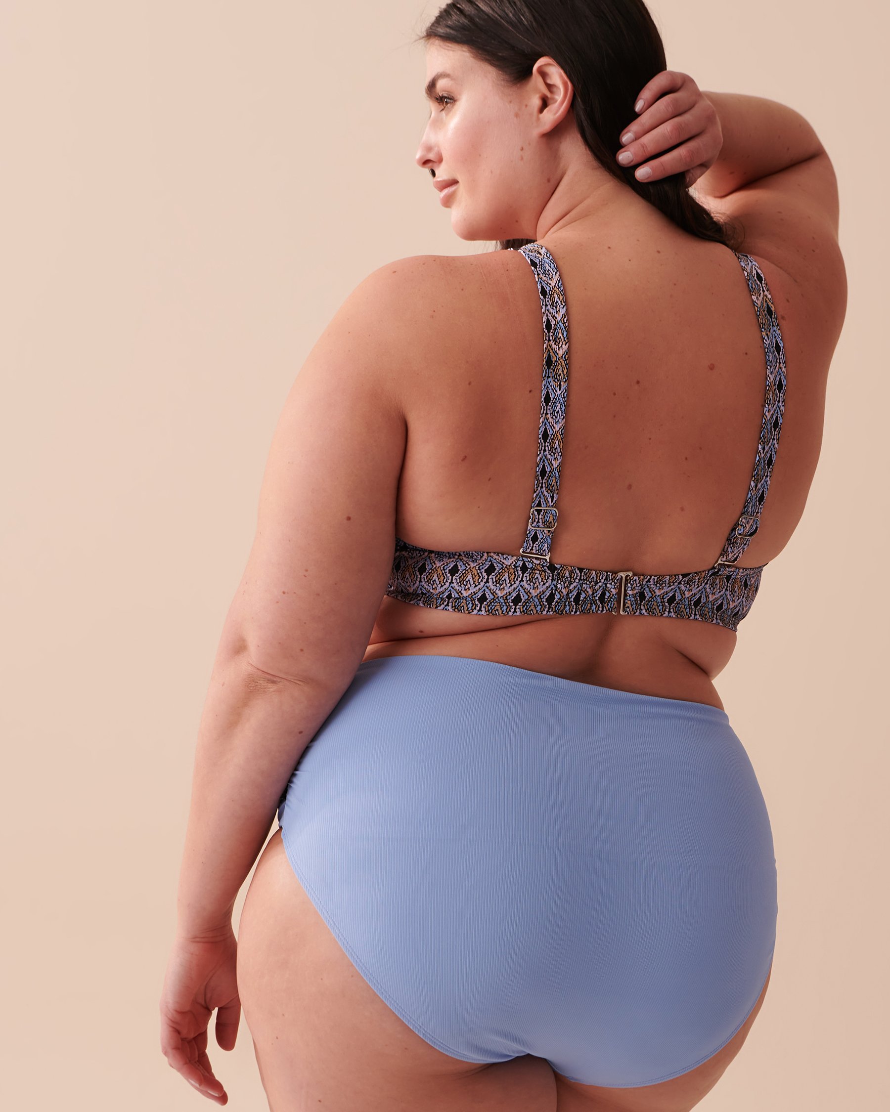 LA VIE EN ROSE AQUA TEXTURED DD Cup Twisted Bikini Top Light Blue Mosaic 70200123 - View2