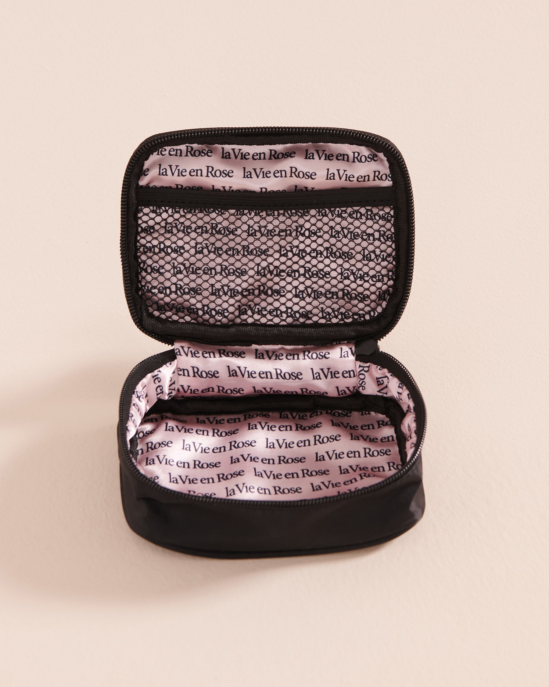 LA VIE EN ROSE Accessory Case Black 40700328 - View3