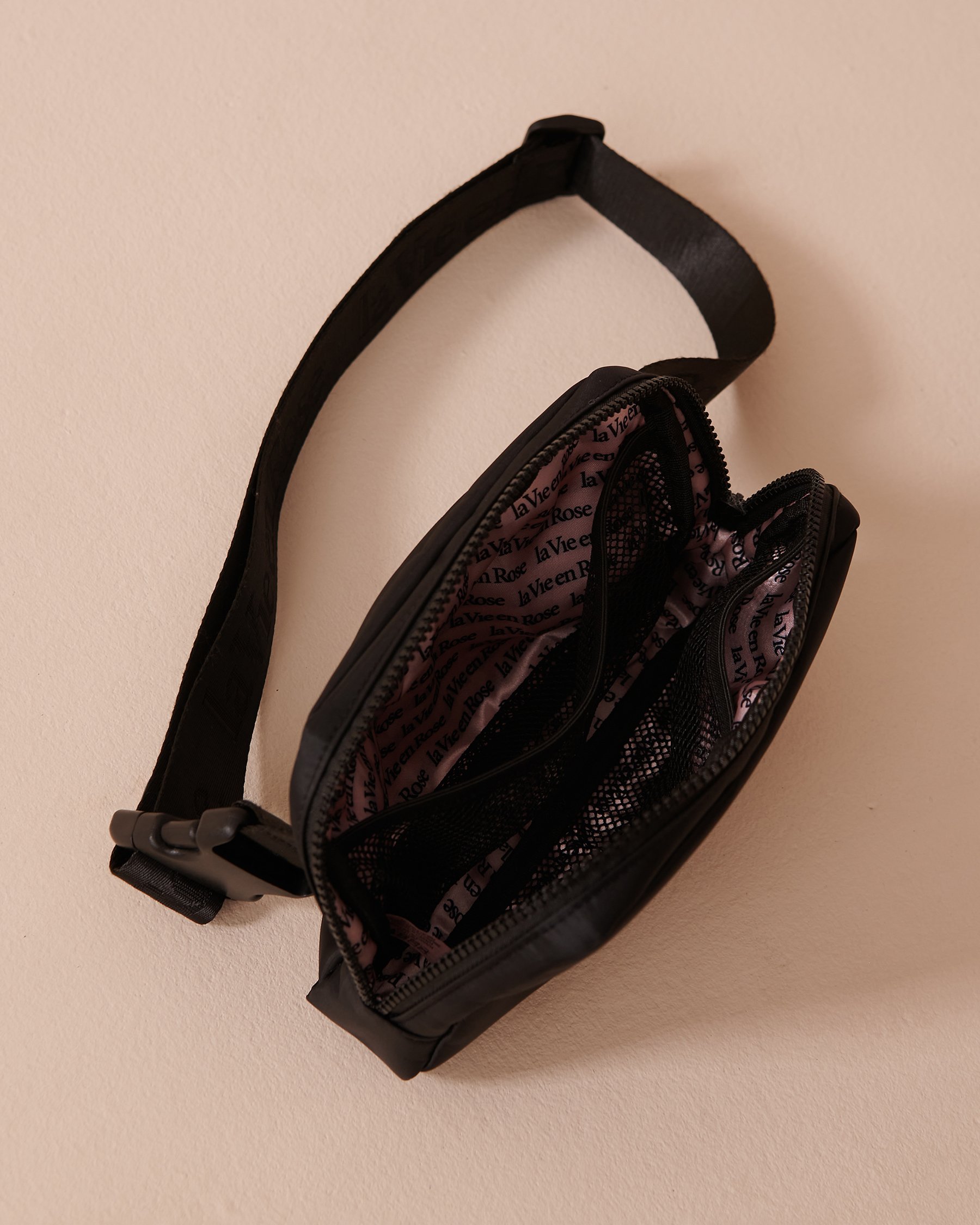 LA VIE EN ROSE Belt Bag Black 40700348 - View2
