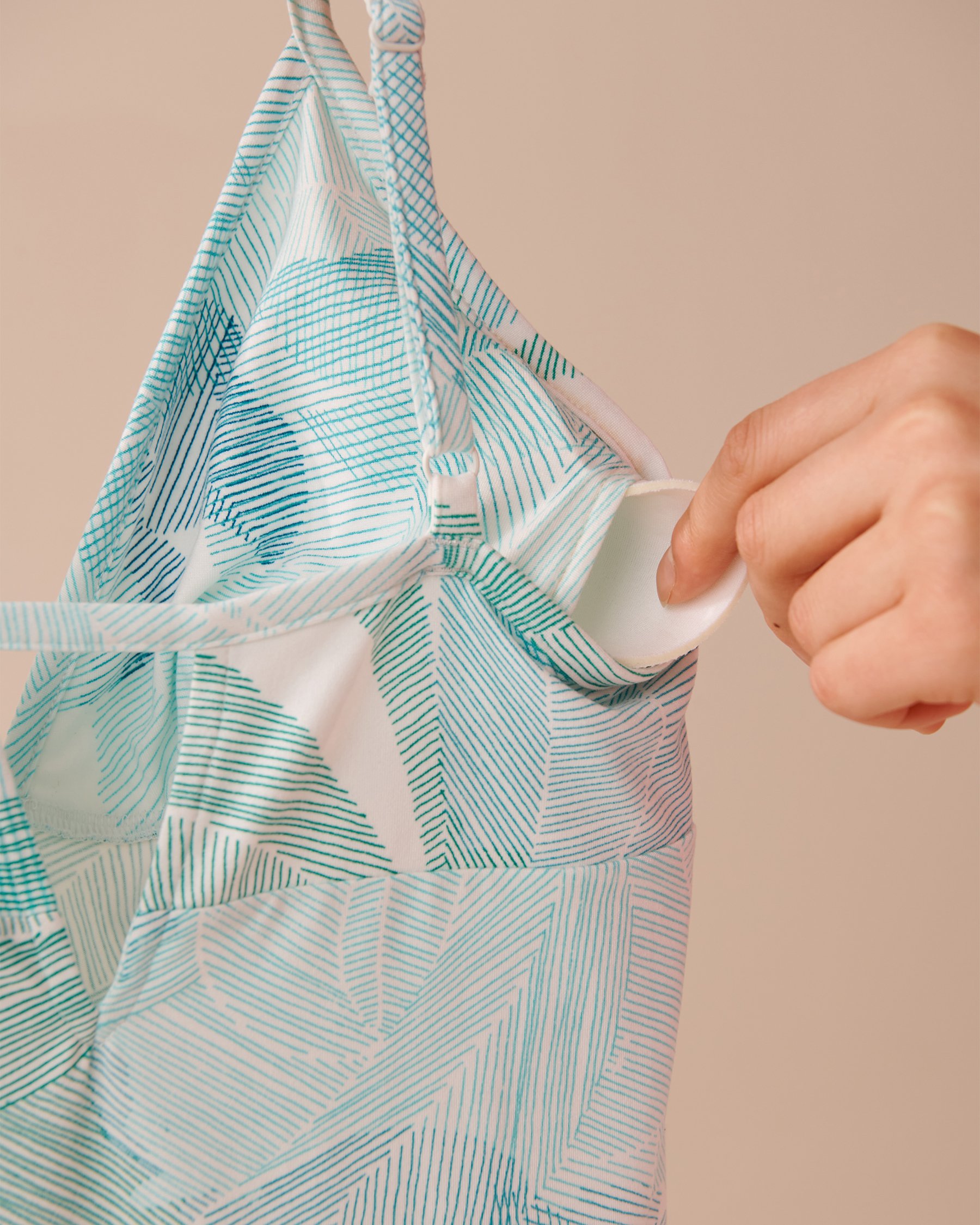 LA VIE EN ROSE Abstract Floral Print Super Soft Cami Blue Linear Garden 40100571 - View5