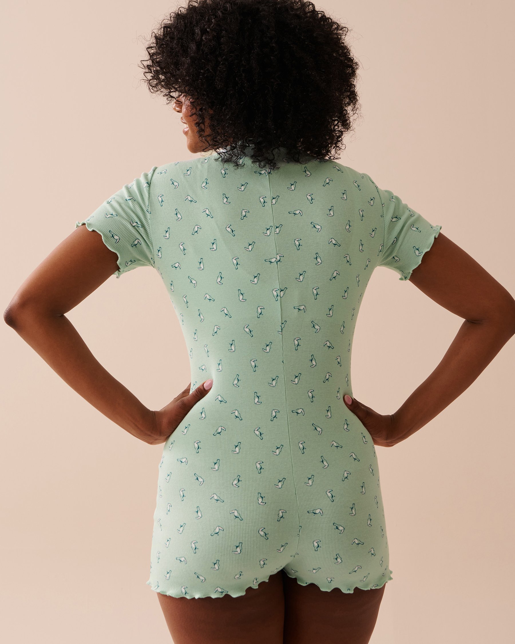 LA VIE EN ROSE Lettuce Edge Ribbed Romper Ditsy Toucan 40300045 - View2