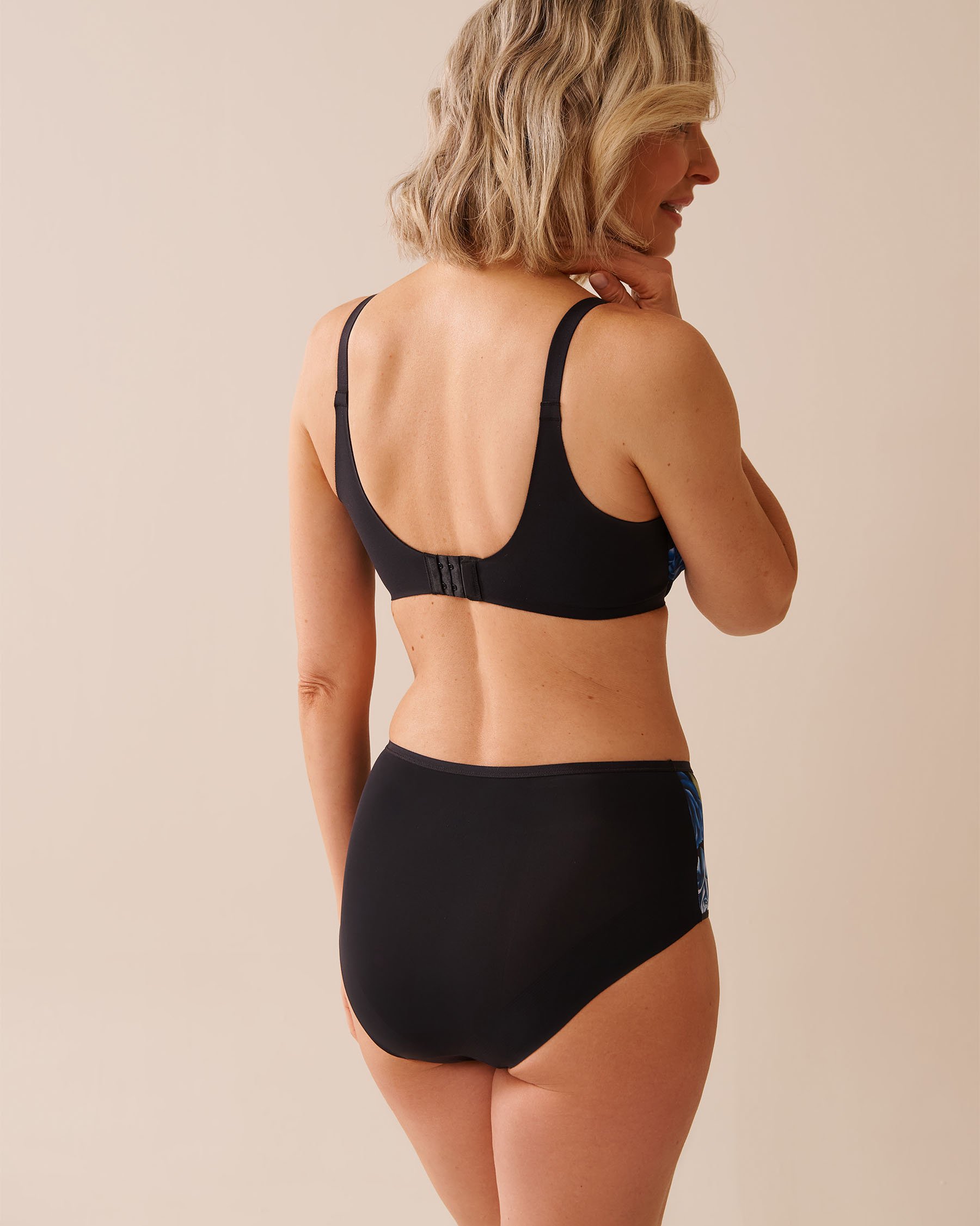 LA VIE EN ROSE Soutien-gorge doublure légère dos lisse Jardin de roses bleues 10200522 - Voir2