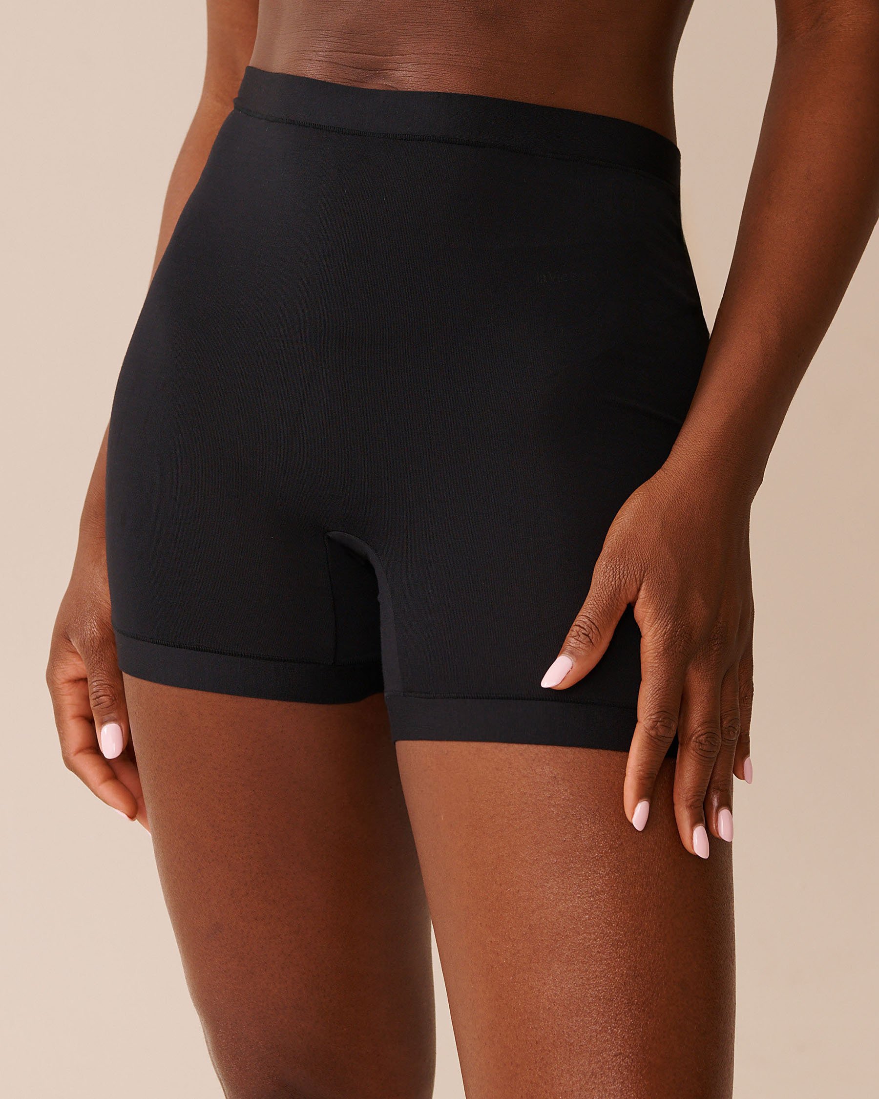 LA VIE EN ROSE Modal High-Waist Boyshort Panty Black 20300411 - View1