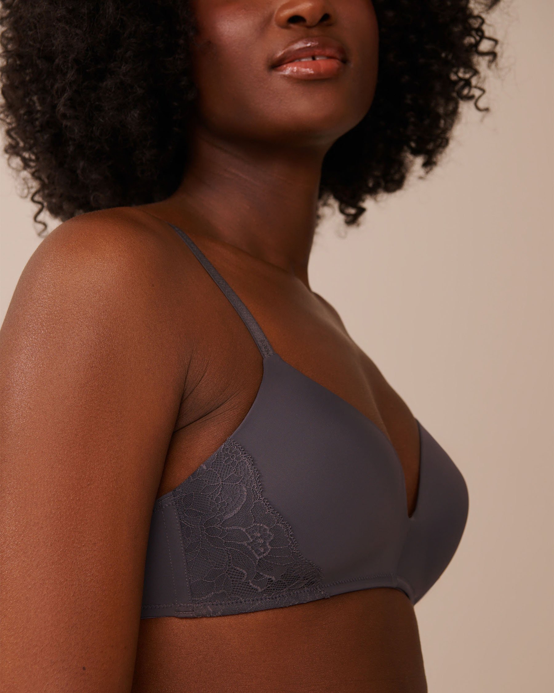 LA VIE EN ROSE Lightly Lined Wireless Bra Anthracite 10200509 - View3