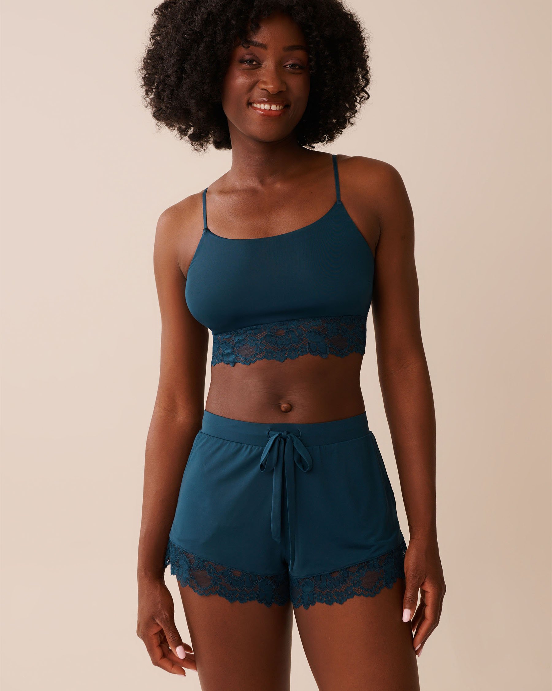 LA VIE EN ROSE Camisole courte détail de dentelle Turquoise profond 60100153 - Voir1