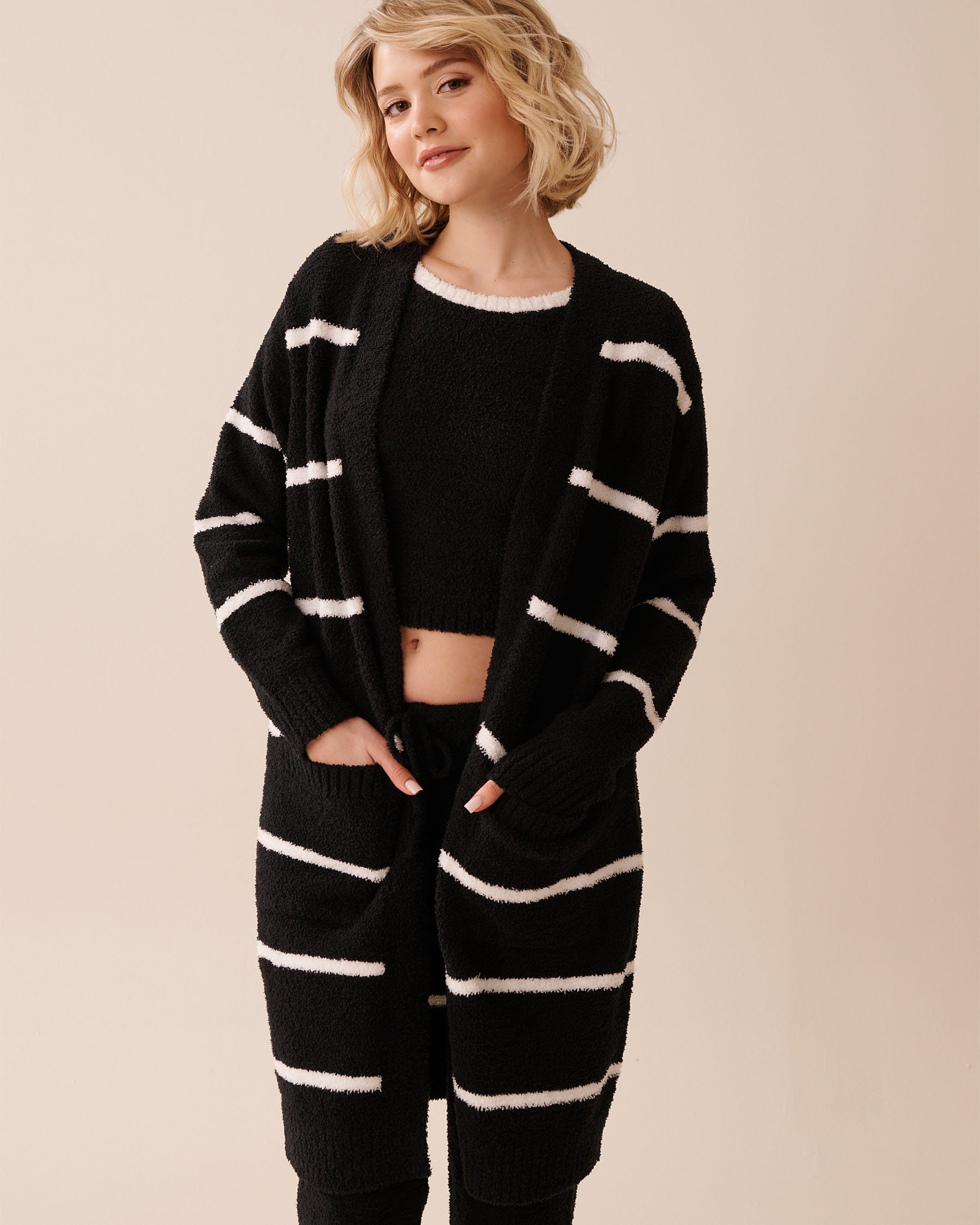 LA VIE EN ROSE Cardigan long en chenille Rayures noires et blanches 50500016 - View1