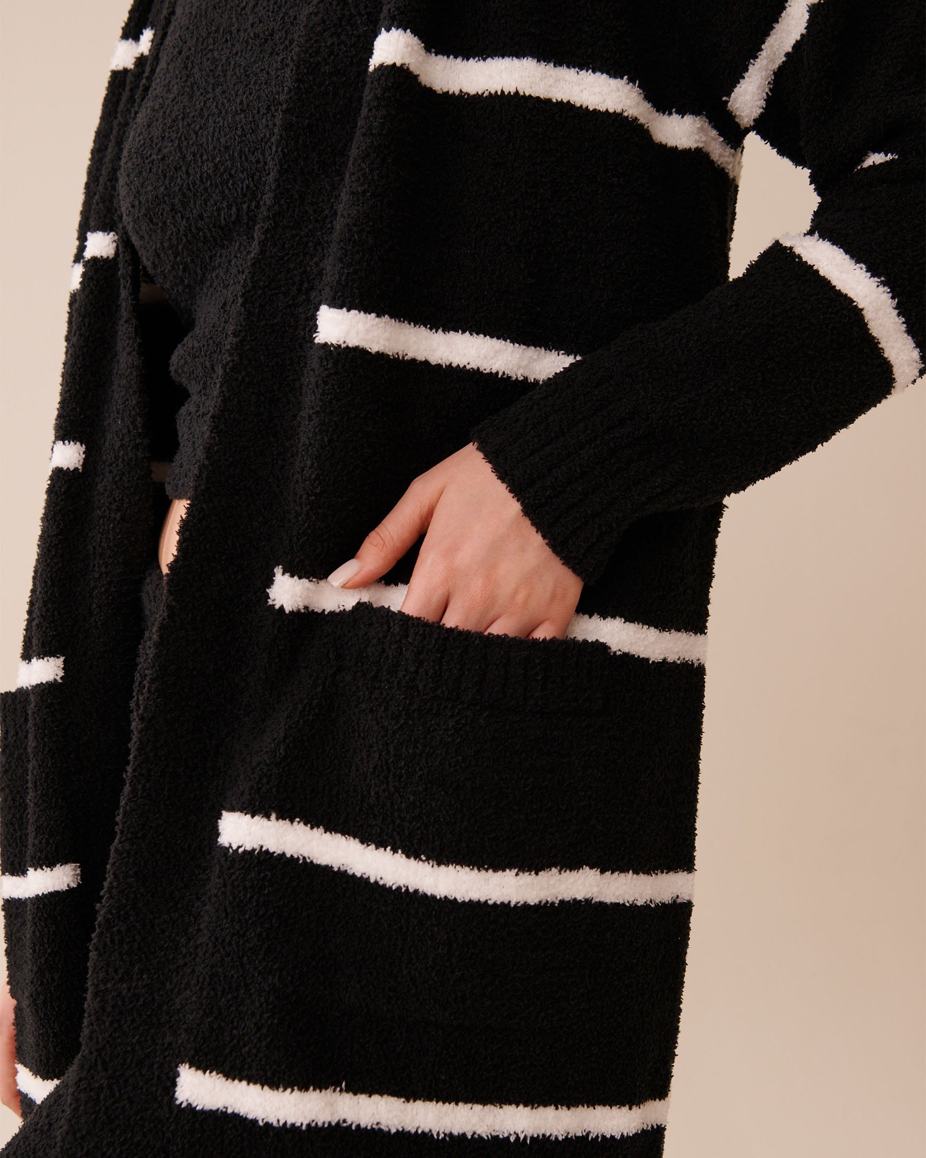 LA VIE EN ROSE Cardigan long en chenille Rayures noires et blanches 50500016 - View3