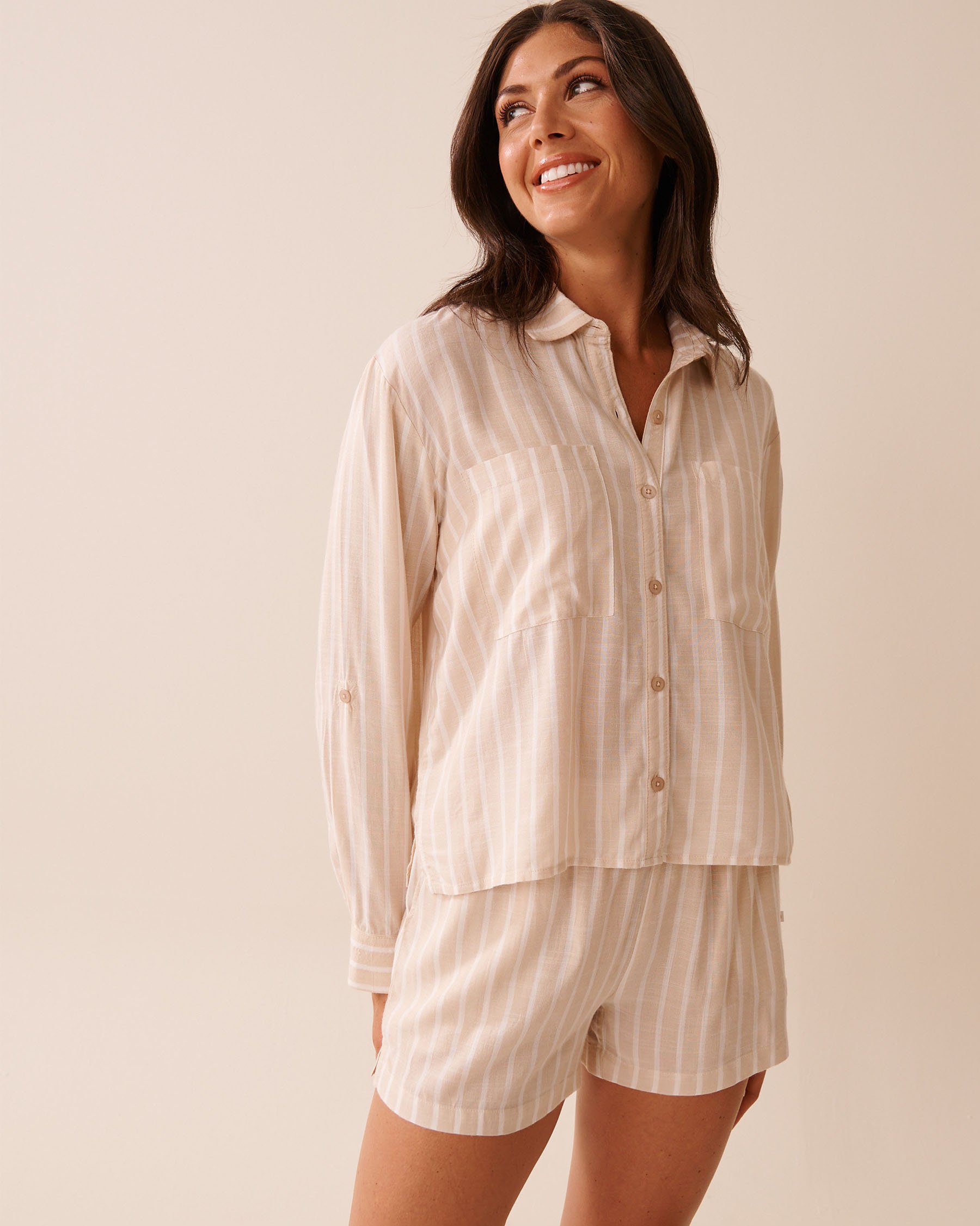 LA VIE EN ROSE AQUA Striped Crop Button-down Shirt Beige & White Stripes 80100037 - View1