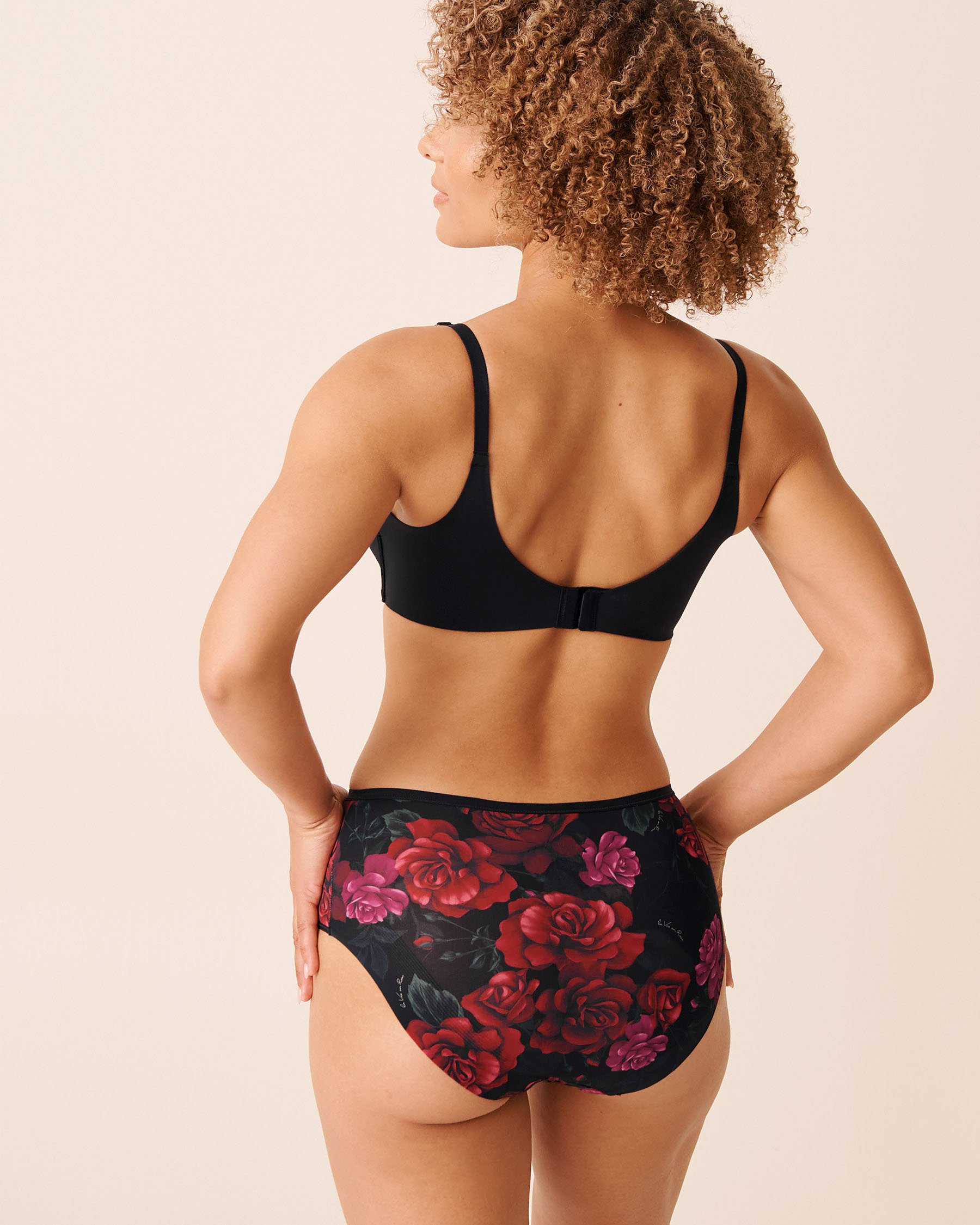 LA VIE EN ROSE Soutien-gorge doublure légère sans armatures dos lisse Noir/Roses rouges 10200558 - View2