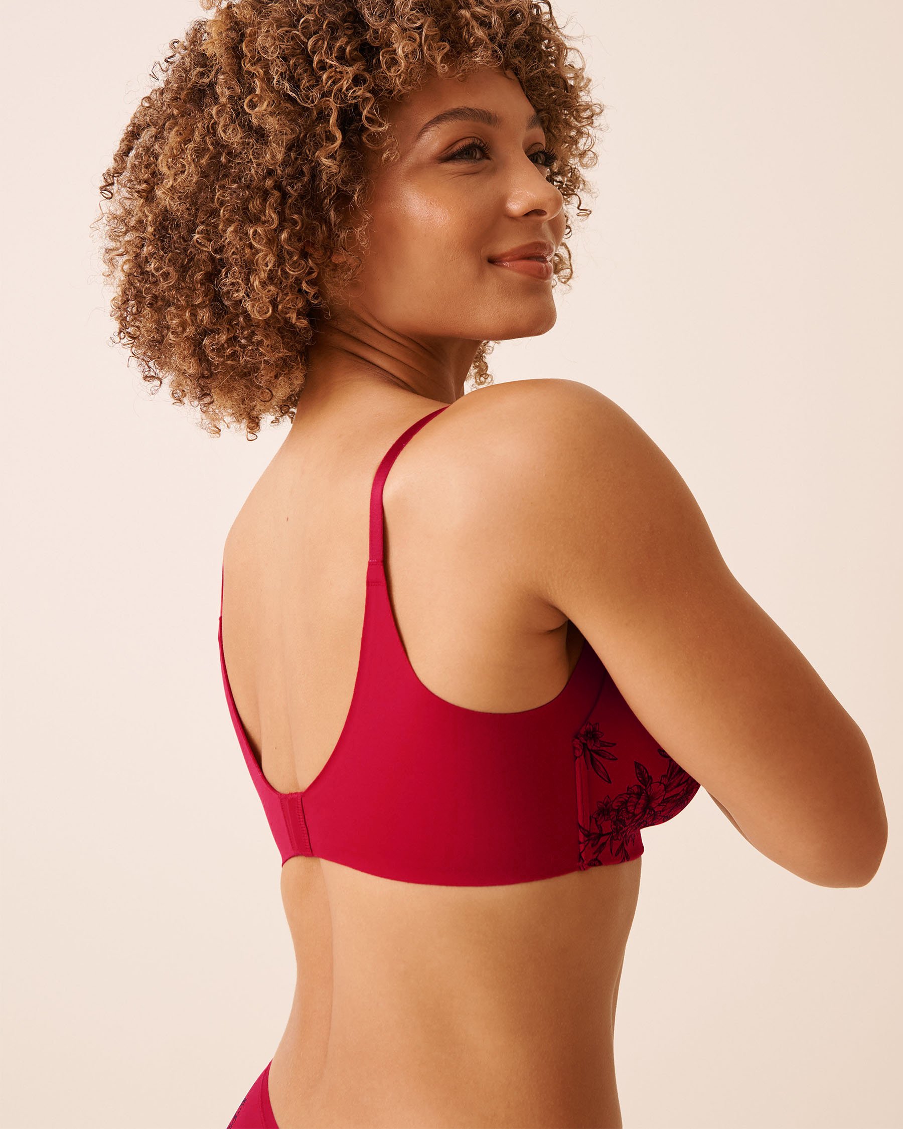 LA VIE EN ROSE Soutien-gorge doublure légère sans armatures dos lisse Fleurs rouges et noires 10200549 - Voir3