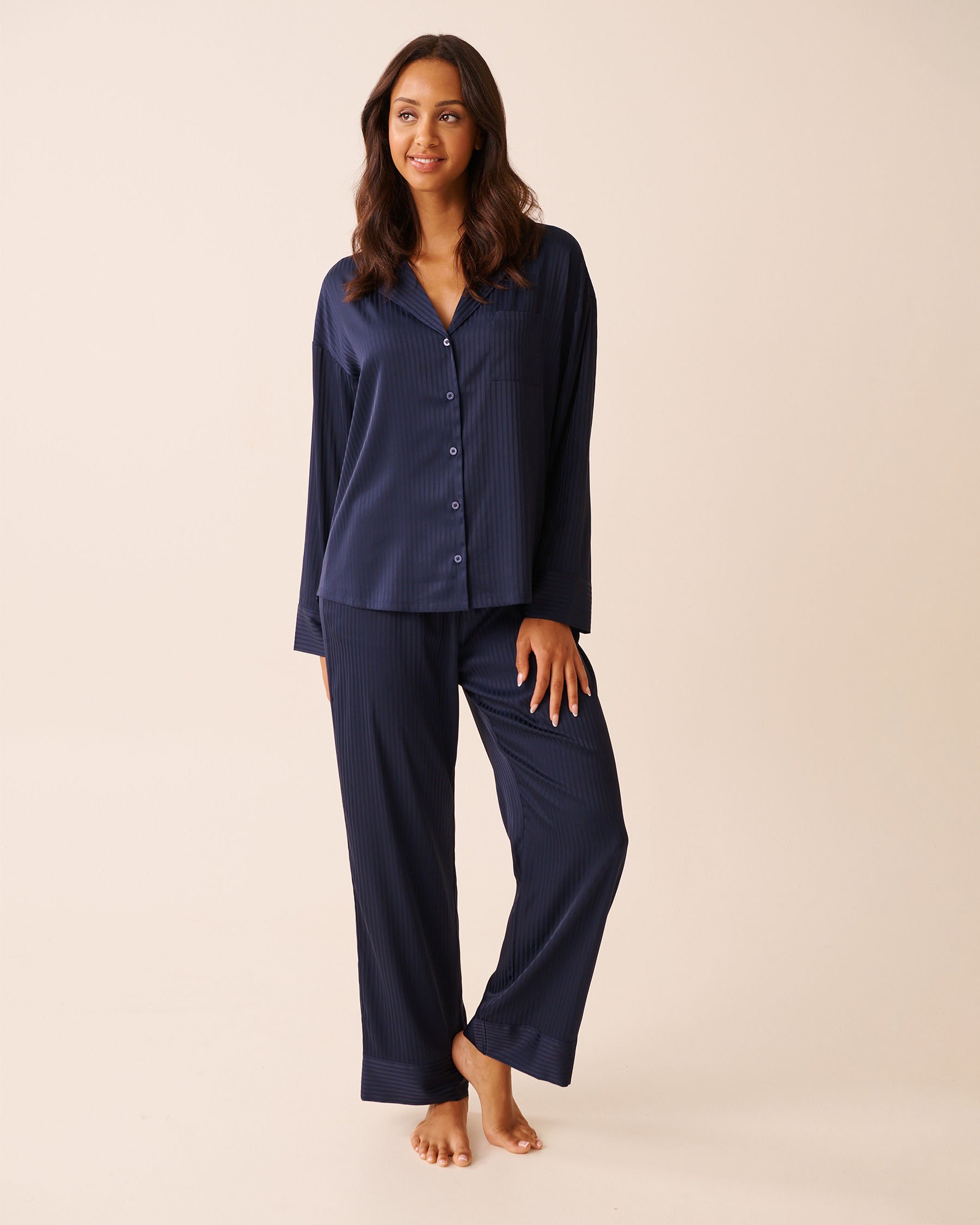 LA VIE EN ROSE Ensemble pyjama en satin jacquard à rayures Bleu nuit 60400064 - View1