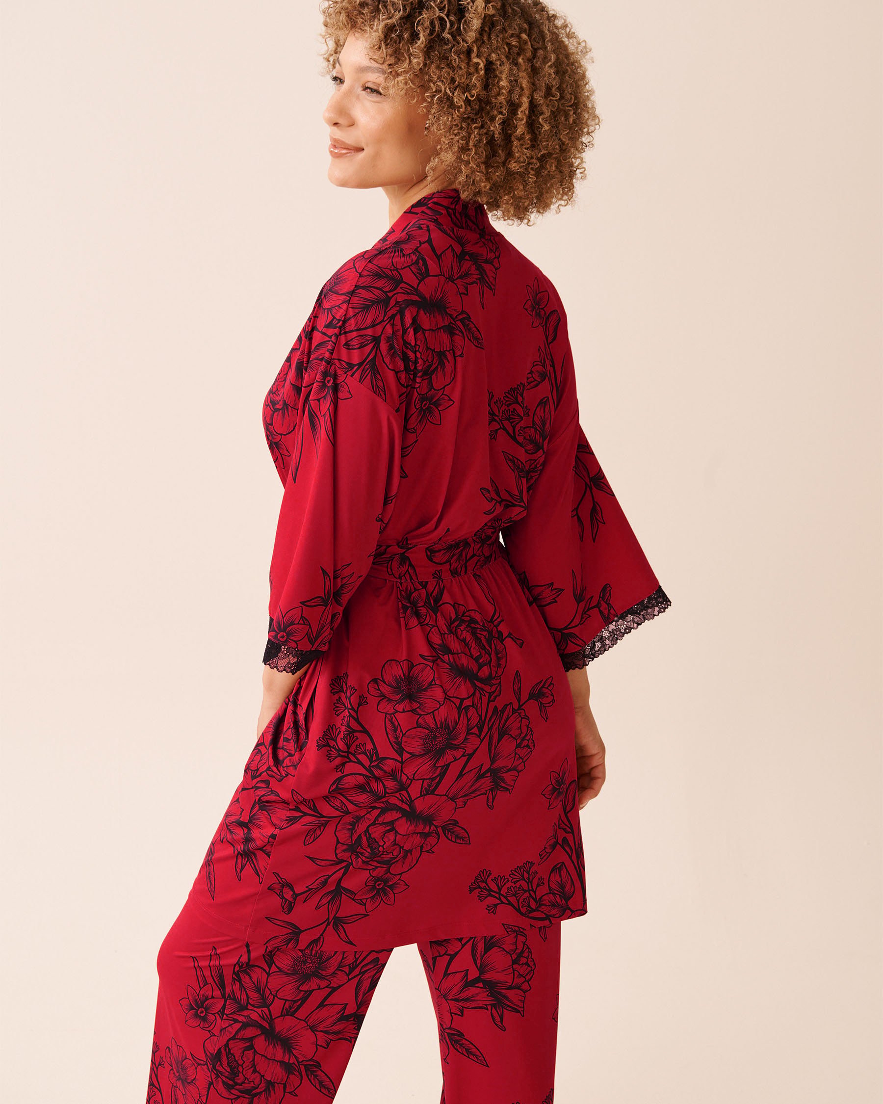 LA VIE EN ROSE Kimono bordure en dentelle en fibres recyclées fleurs rouges et noires Fleurs rouges et noires 60600109 - View6